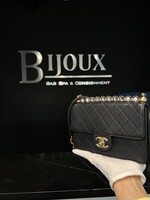 Chanel Chanel Chic Pearl Flap Crossbody