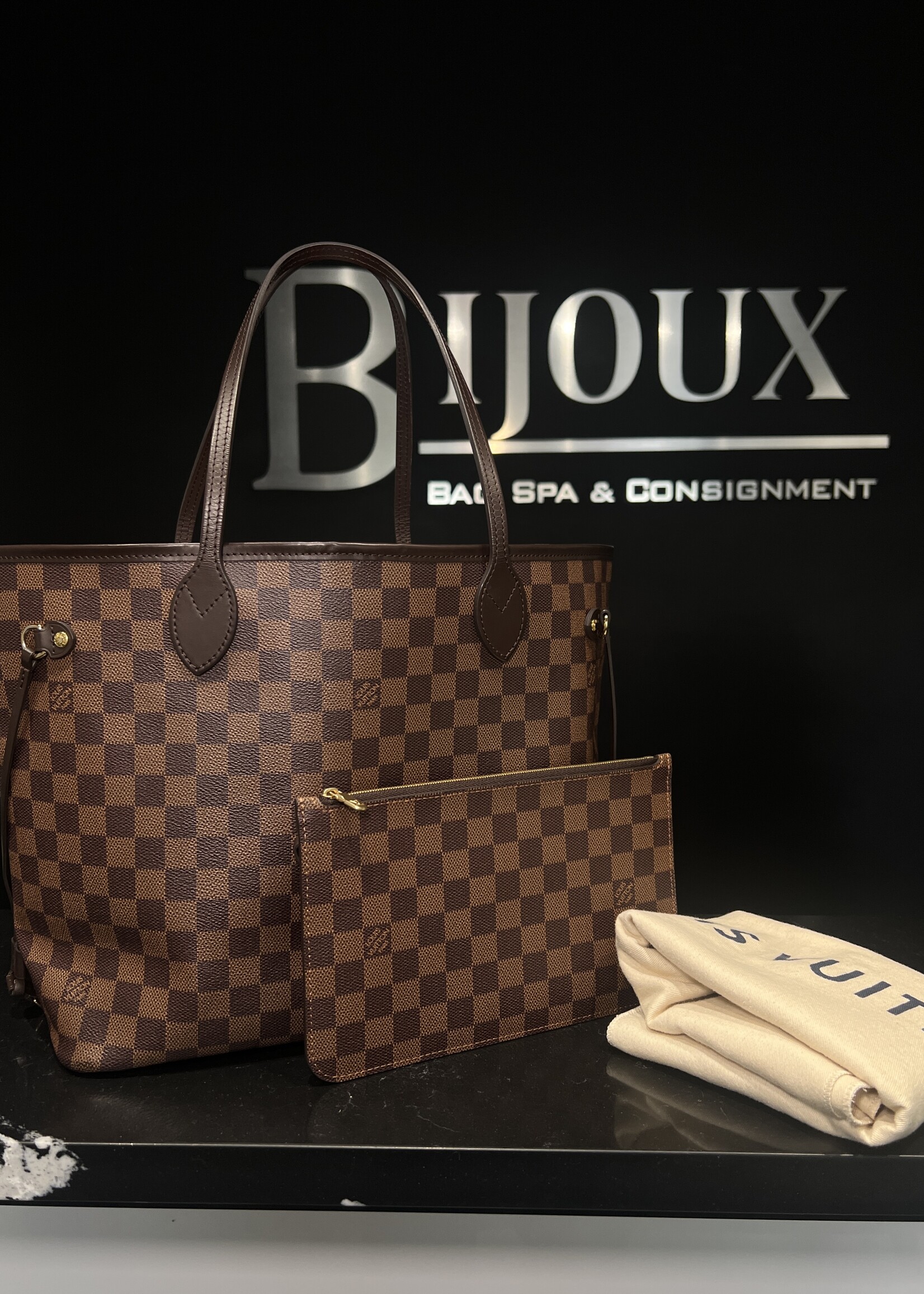 Louis Vuitton Louis Vuitton Neverfull Damier Ebene MM