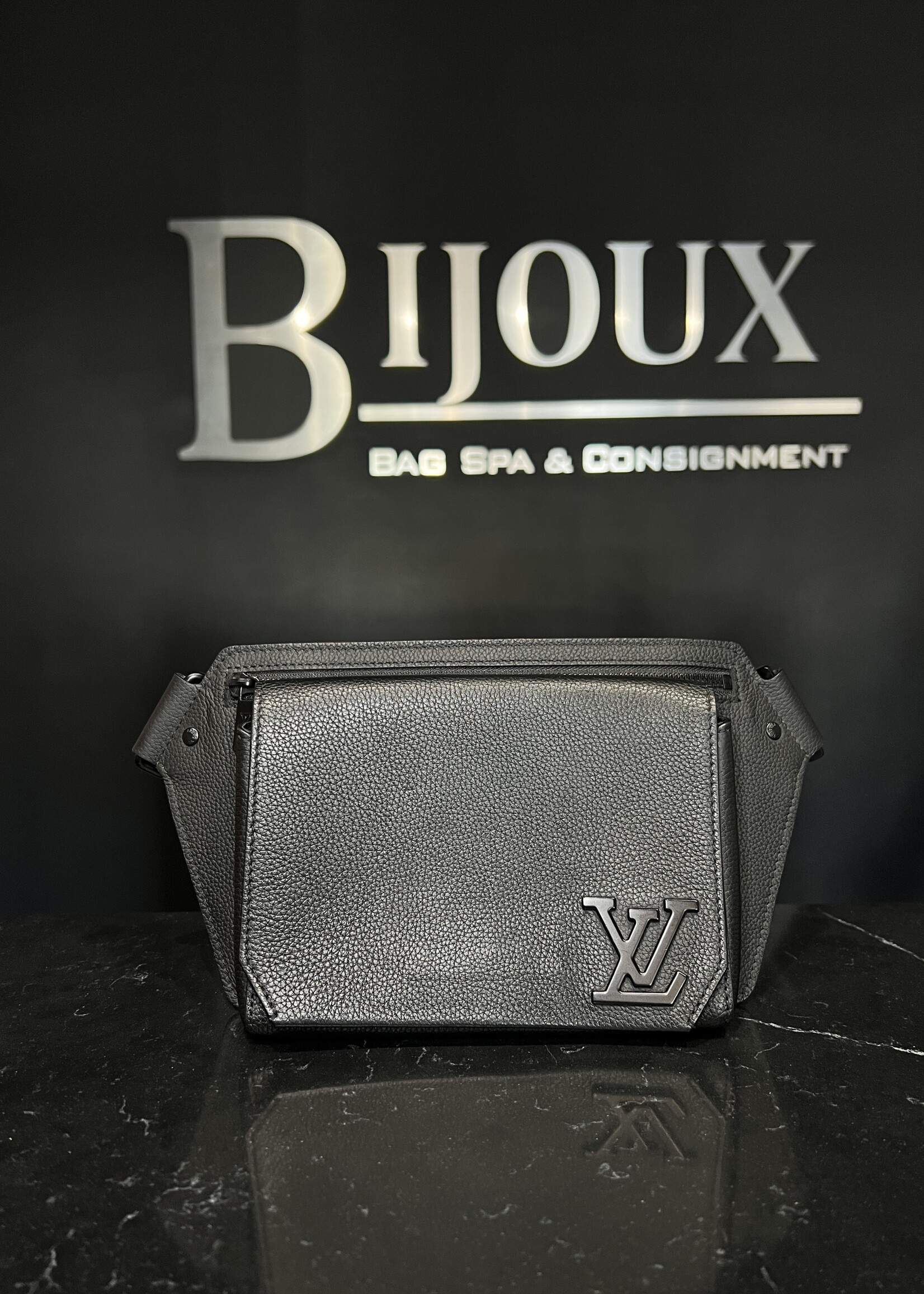 Louis Vuitton Louis Vuitton Aerogram Takeoff Sling Bag