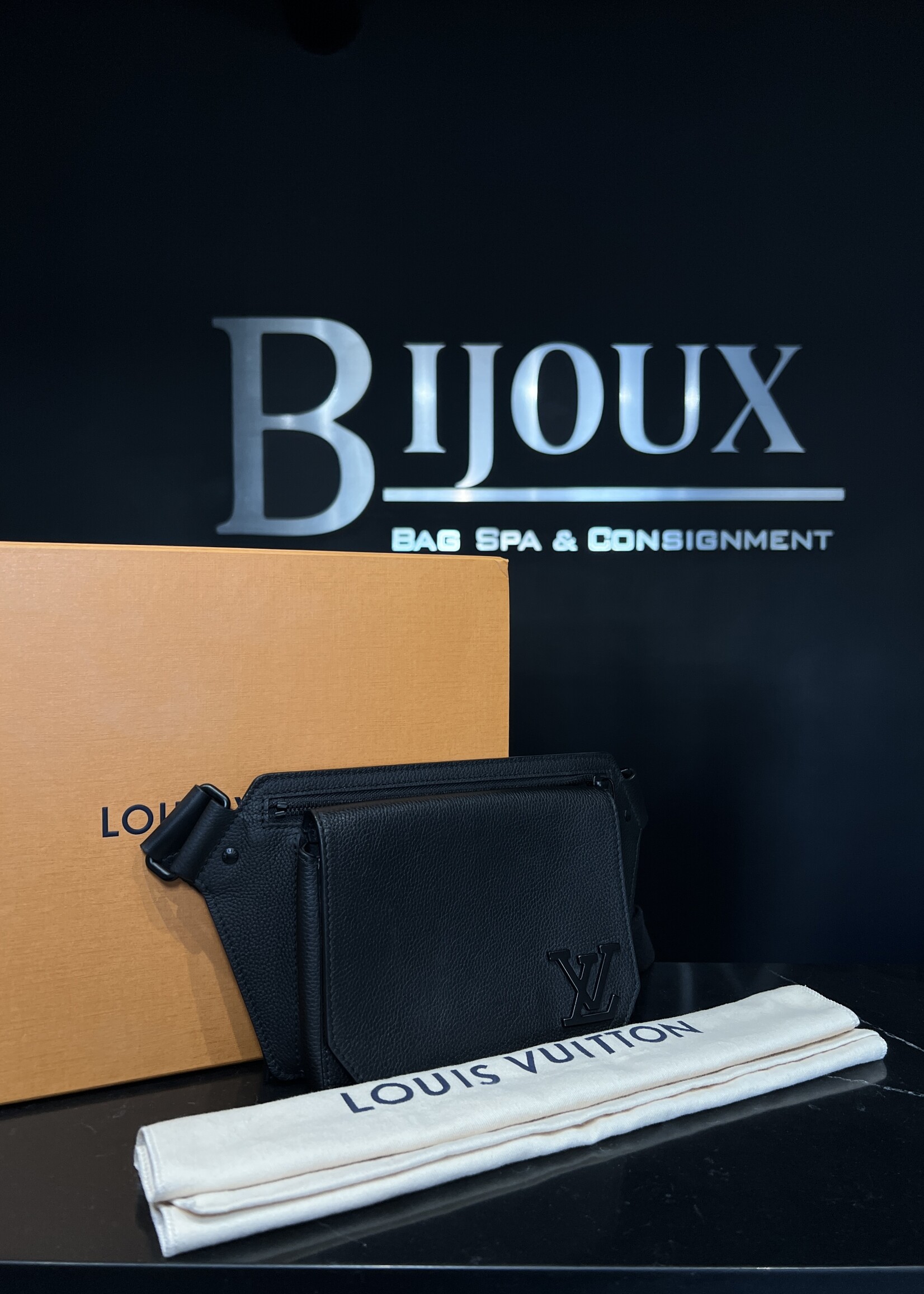 Louis Vuitton Louis Vuitton Aerogram Takeoff Sling Bag