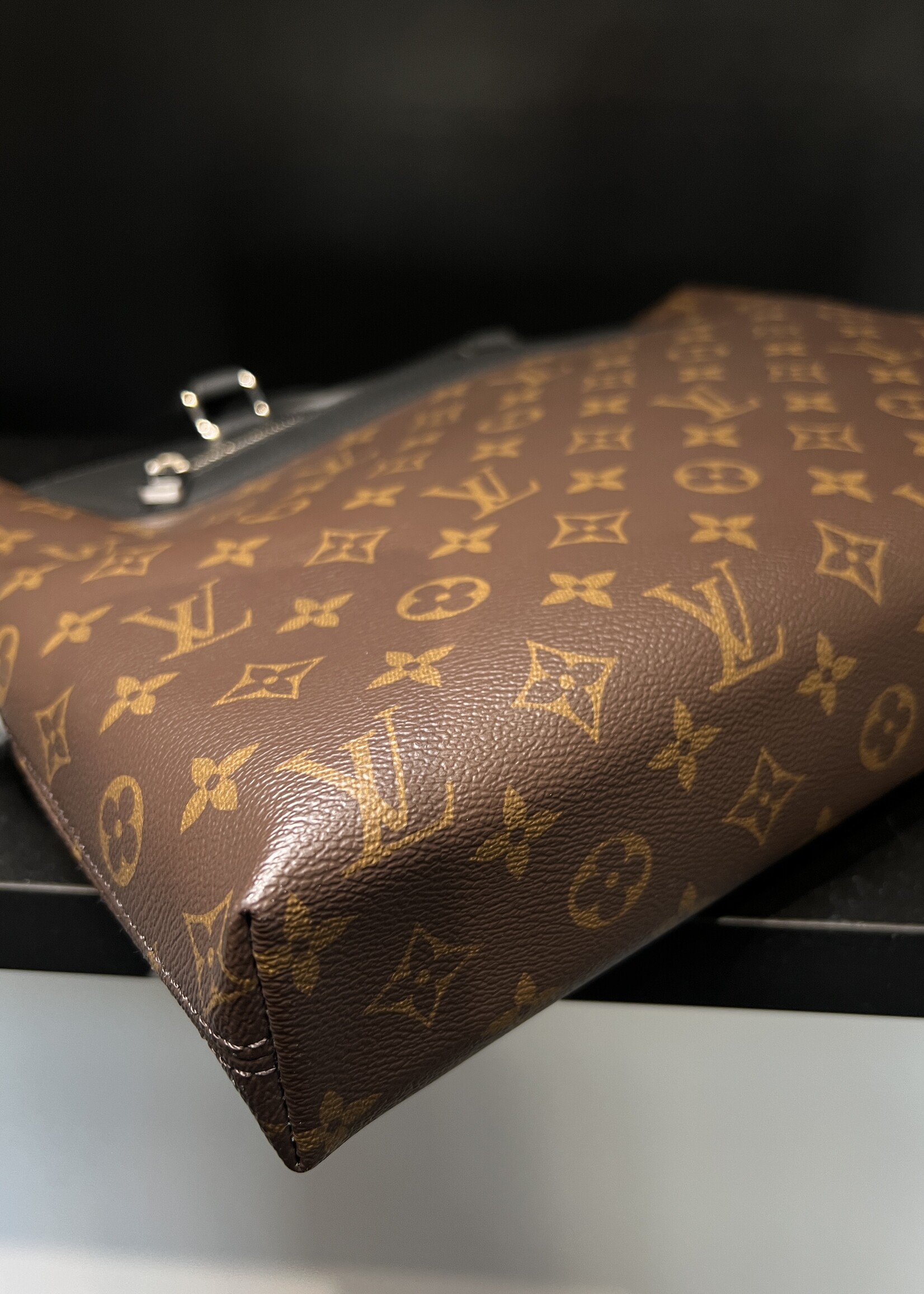 Louis Vuitton Louis Vuitton Monogram Macassar Porte Document Jour