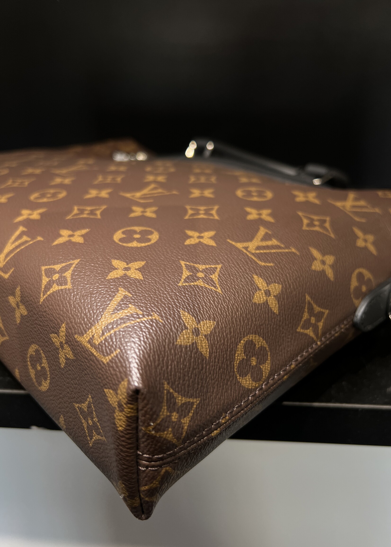 Louis Vuitton Louis Vuitton Monogram Macassar Porte Document Jour