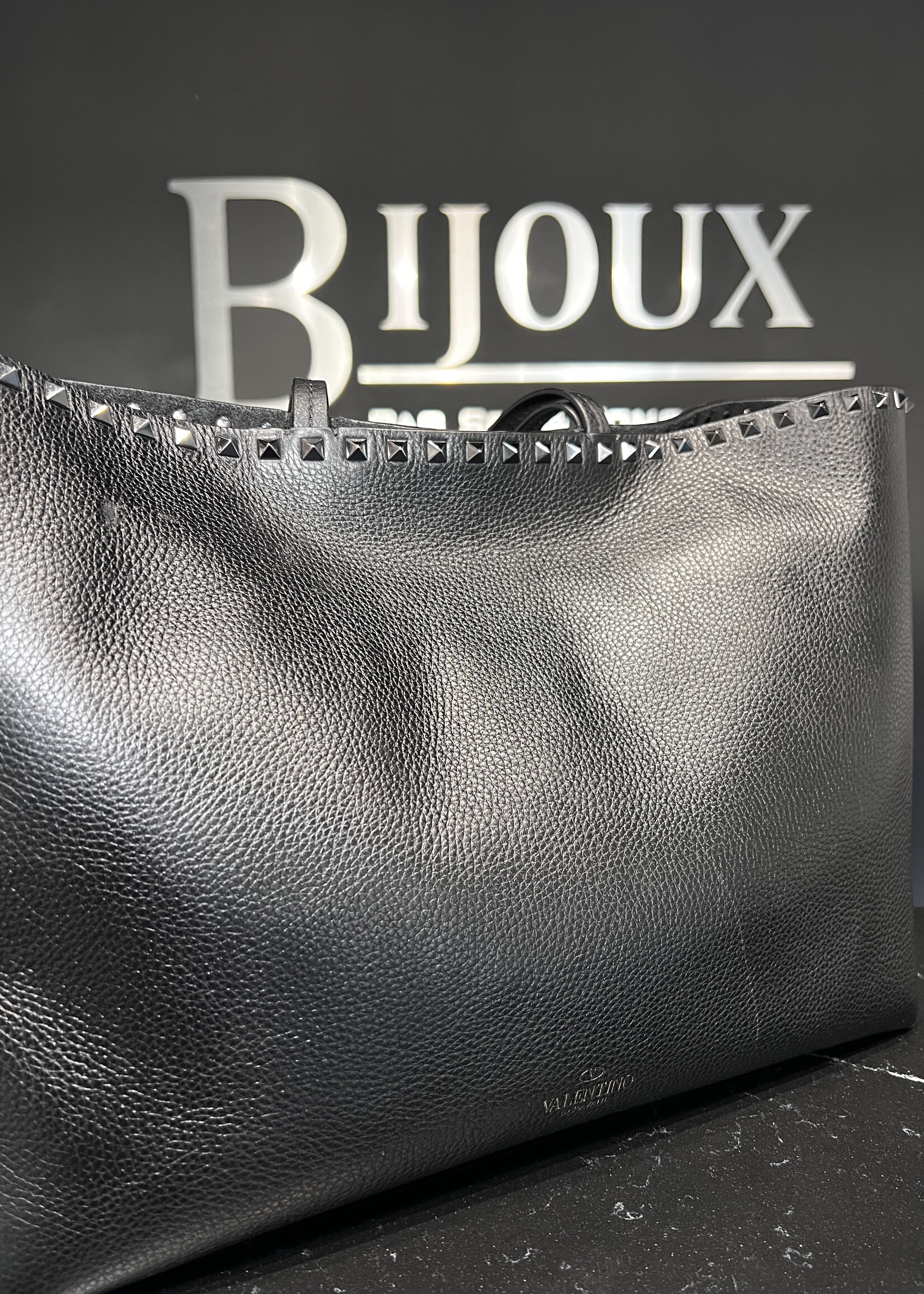 Valentino Valentino Garavani Rockstud Leather Tote