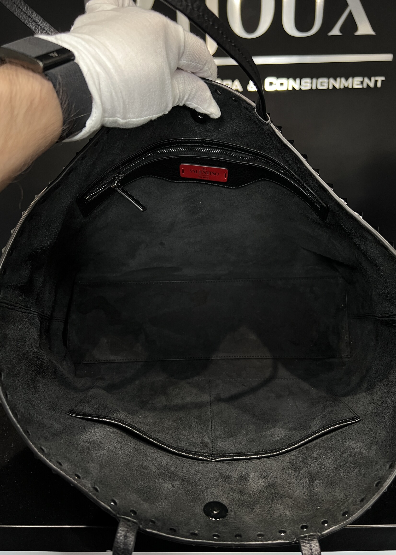 Valentino Valentino Garavani Rockstud Leather Tote