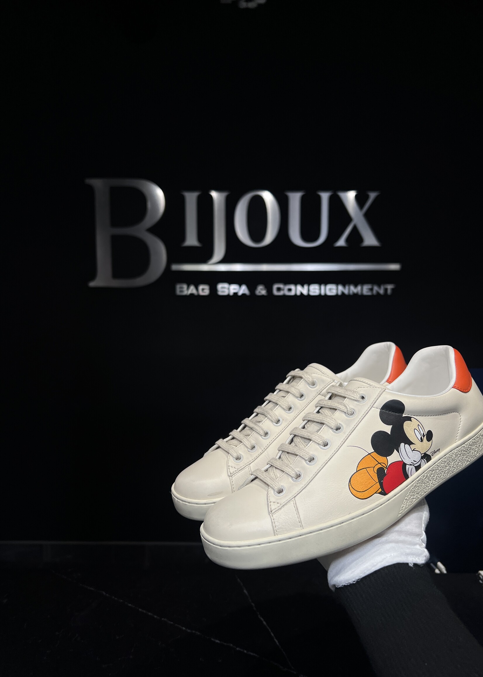 Gucci Gucci xDISNEY Miro Soft Calfskin Mickey Mouse Print Womens Ace Sneakers - 7.5