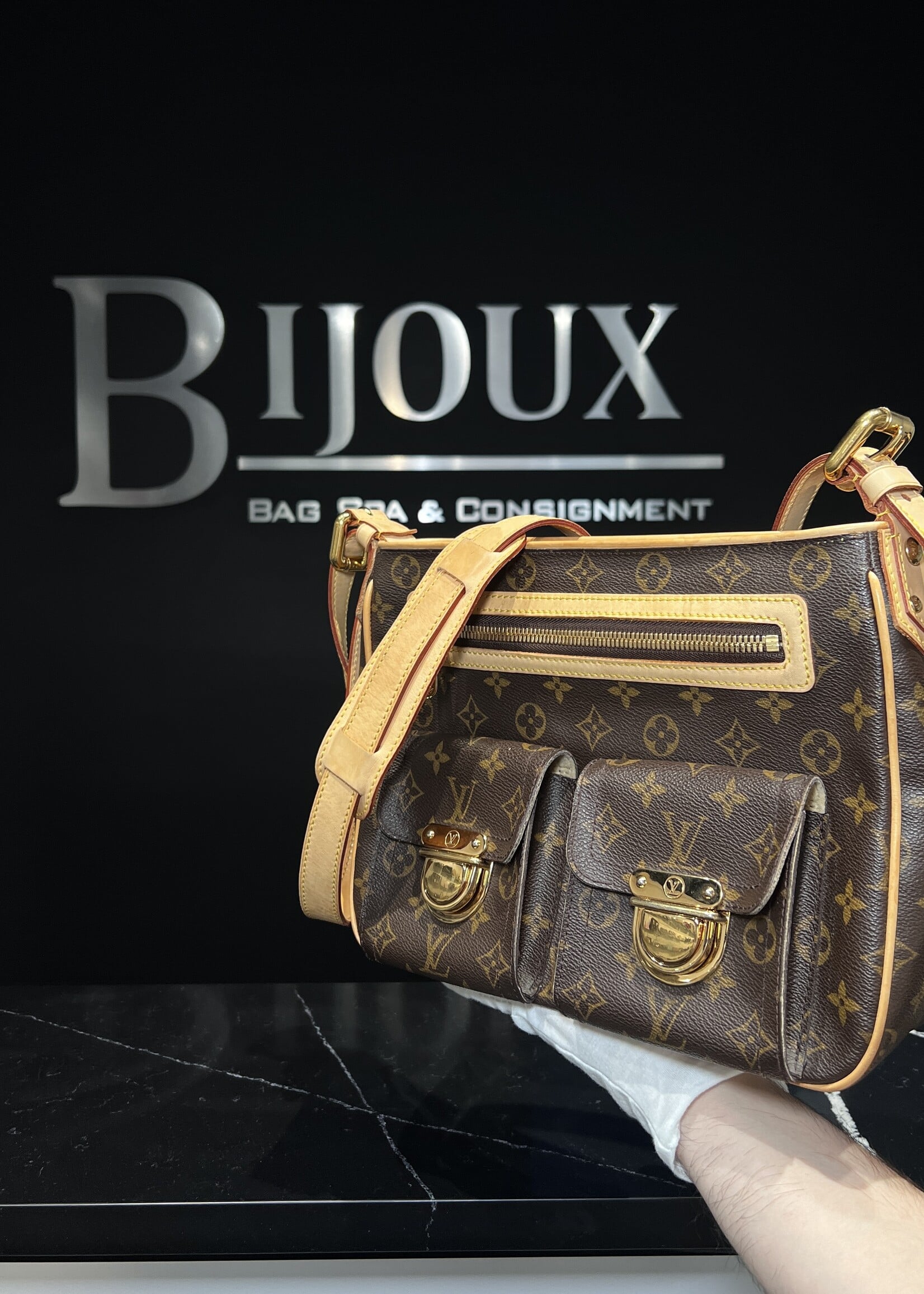 Louis Vuitton Louis Vuitton Hudson PM