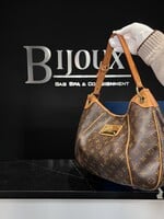 Louis Vuitton Louis Vuitton Monogram Galleria PM