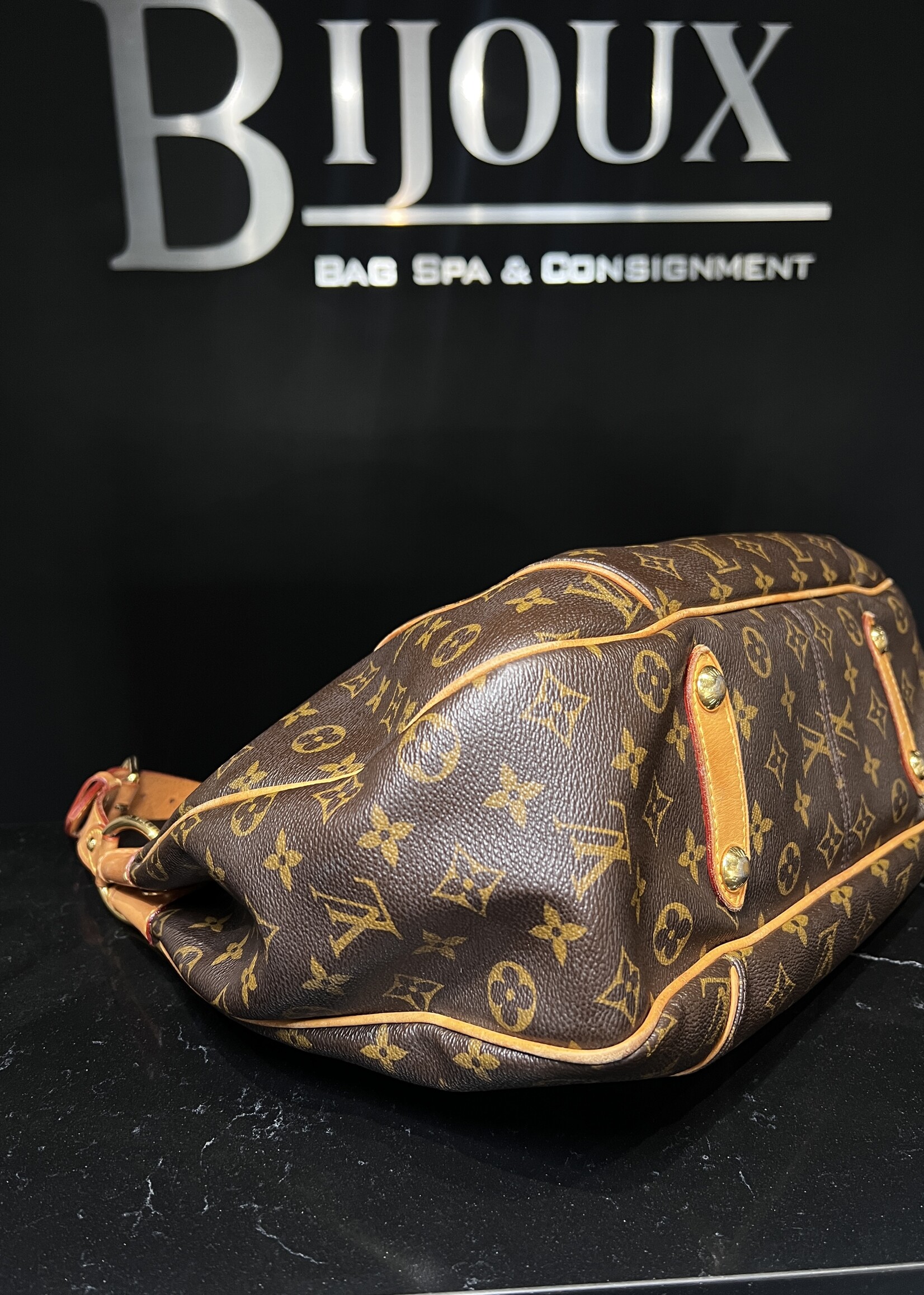 Louis Vuitton Louis Vuitton Monogram Galleria PM