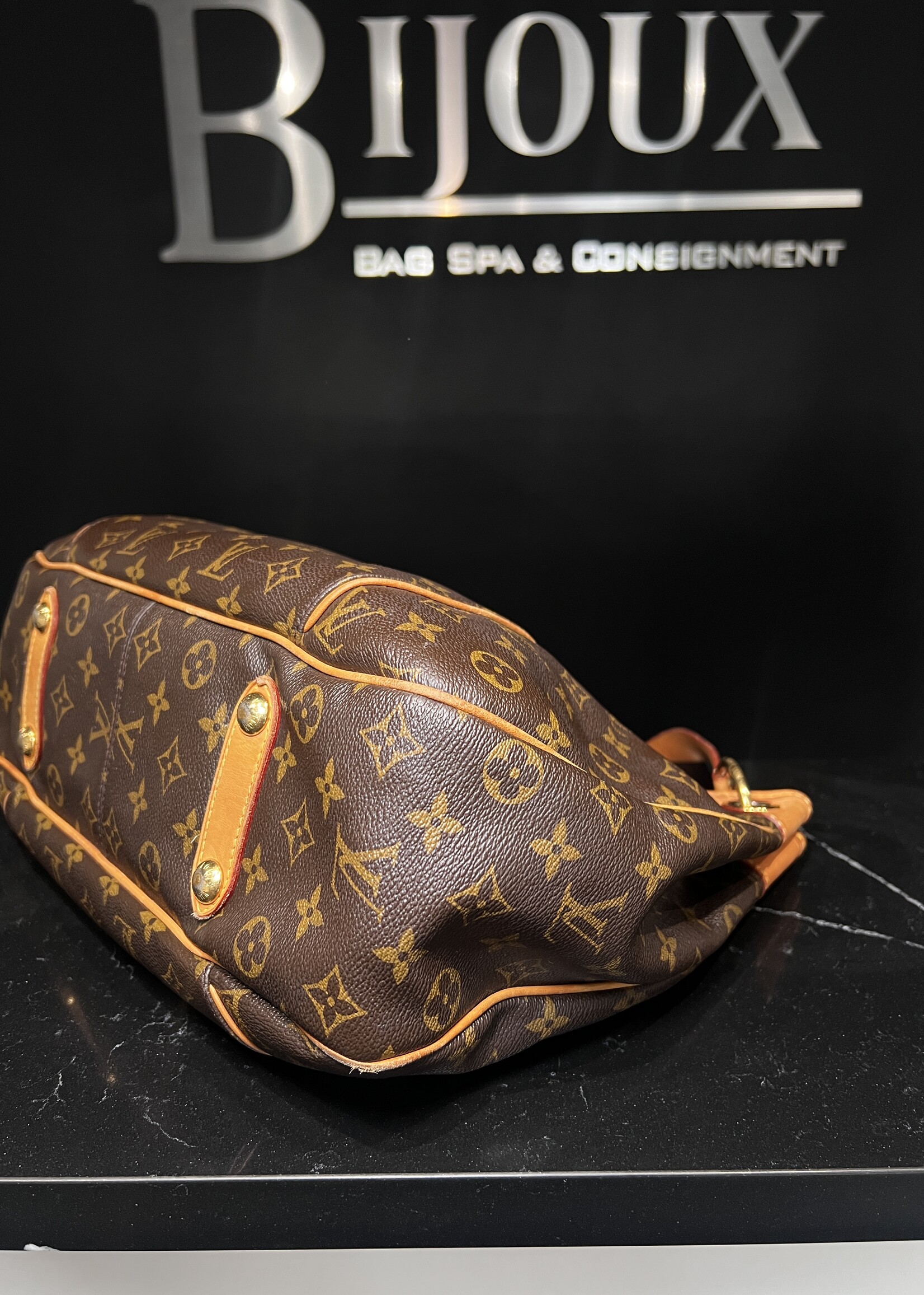 Louis Vuitton Louis Vuitton Monogram Galleria PM
