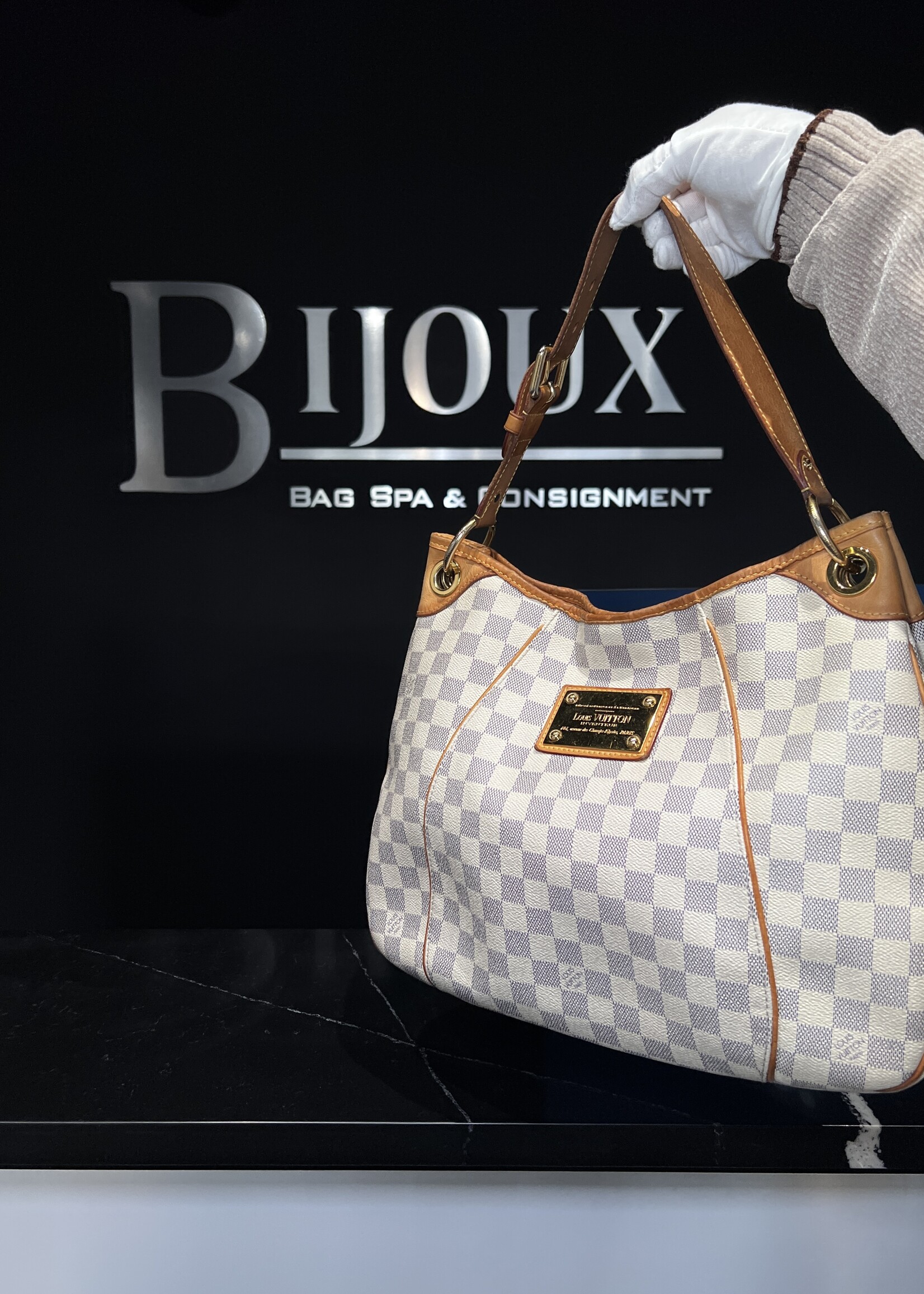 Louis Vuitton Louis Vuitton Damier Azur Galleria PM