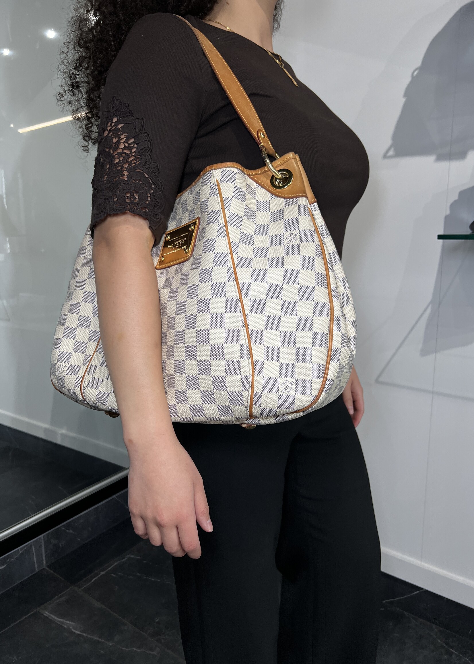 Louis Vuitton Louis Vuitton Damier Azur Galleria PM