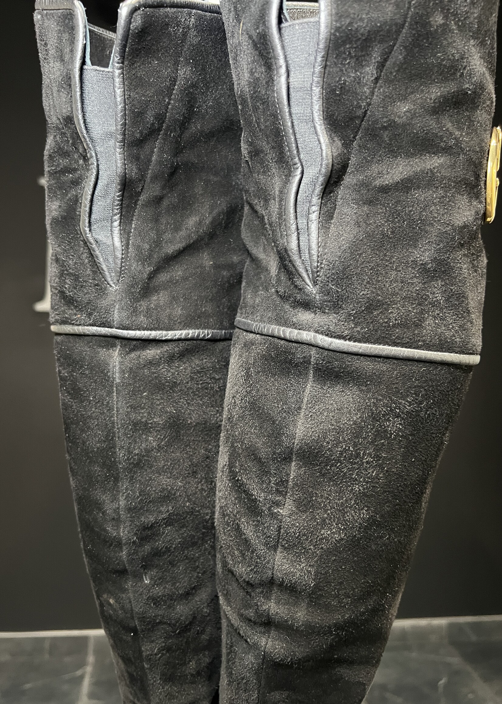 Gucci Gucci 1973 Knee Suede Boots -37