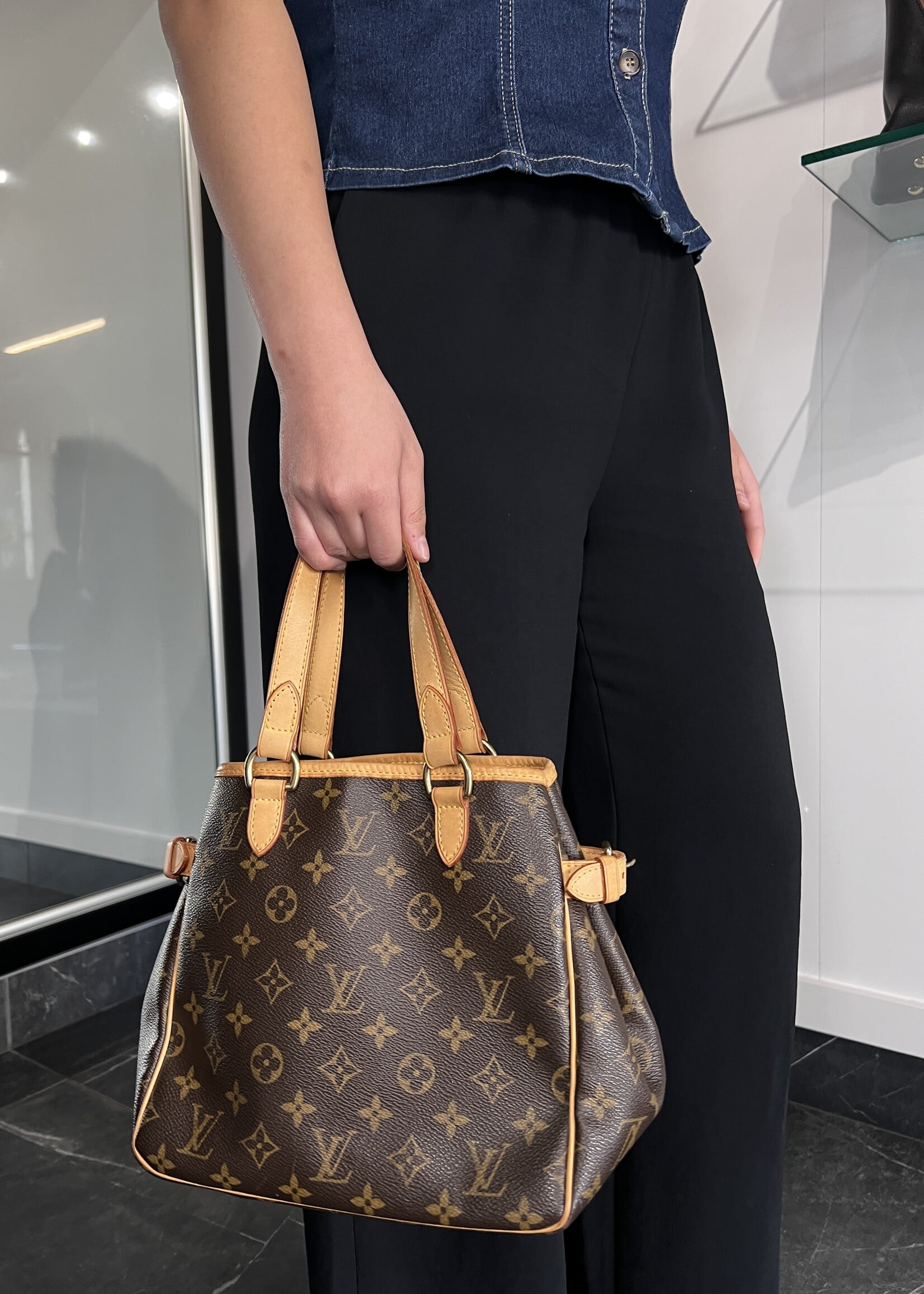 Louis Vuitton Louis Vuitton Monogram Batignolles Vertical PM