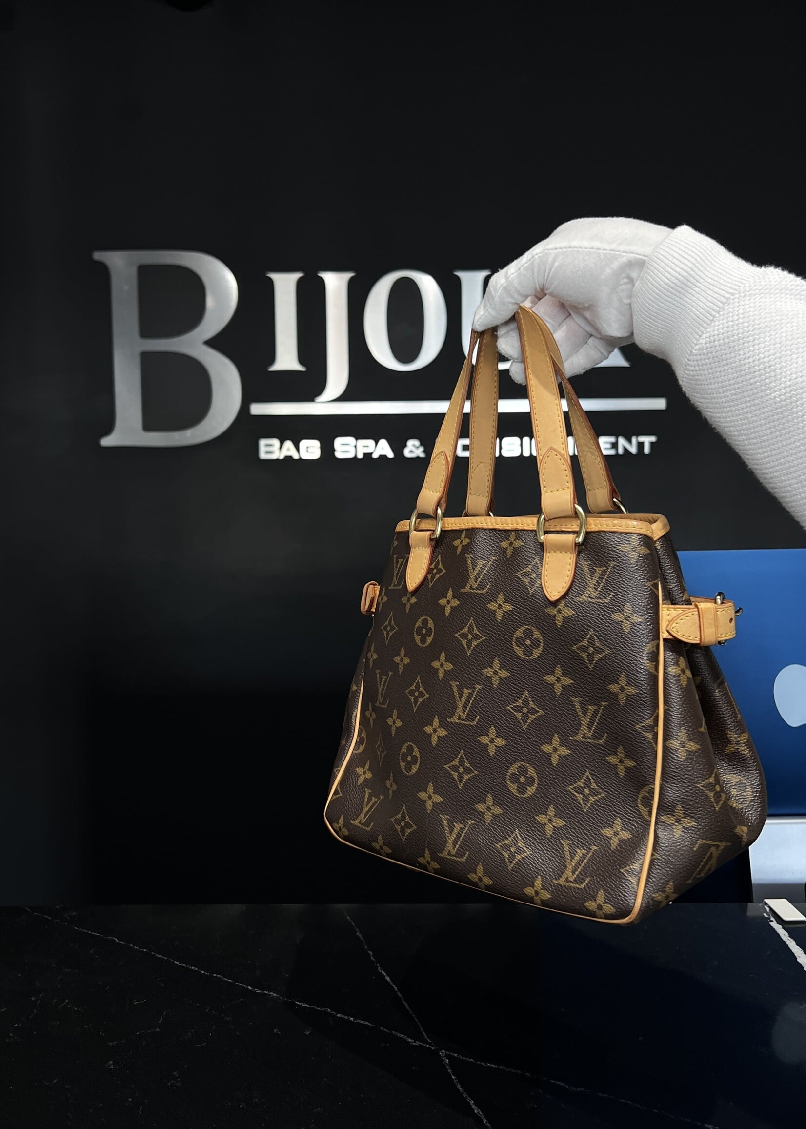Louis Vuitton Louis Vuitton Monogram Batignolles Vertical PM