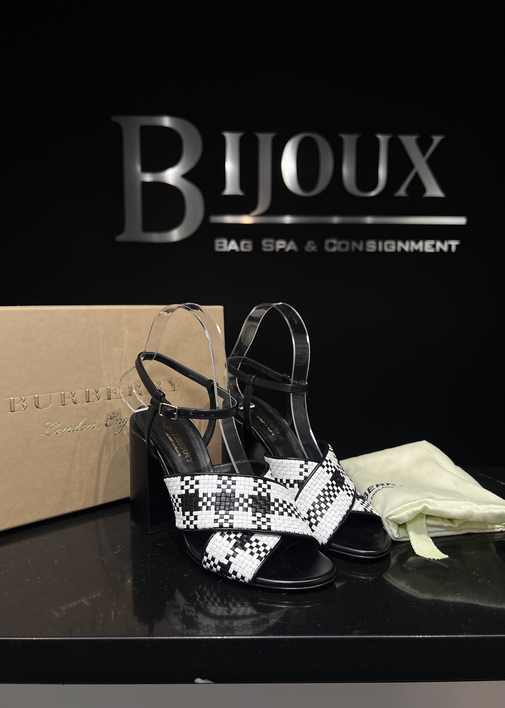 Burberry Burberry White and Black Woven Leather Block Heel - 36.5