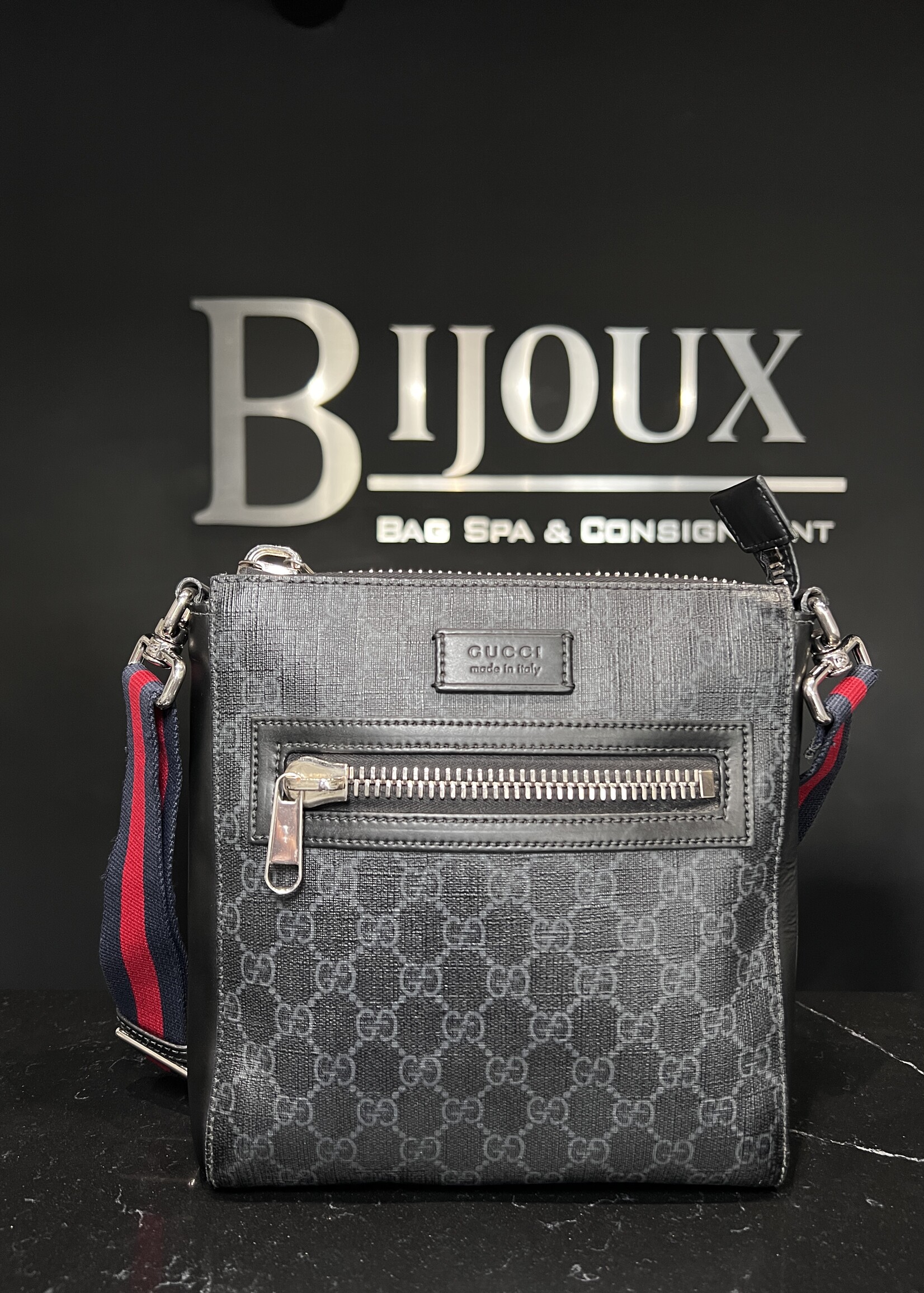 Gucci Gucci GG Supreme Small Messenger