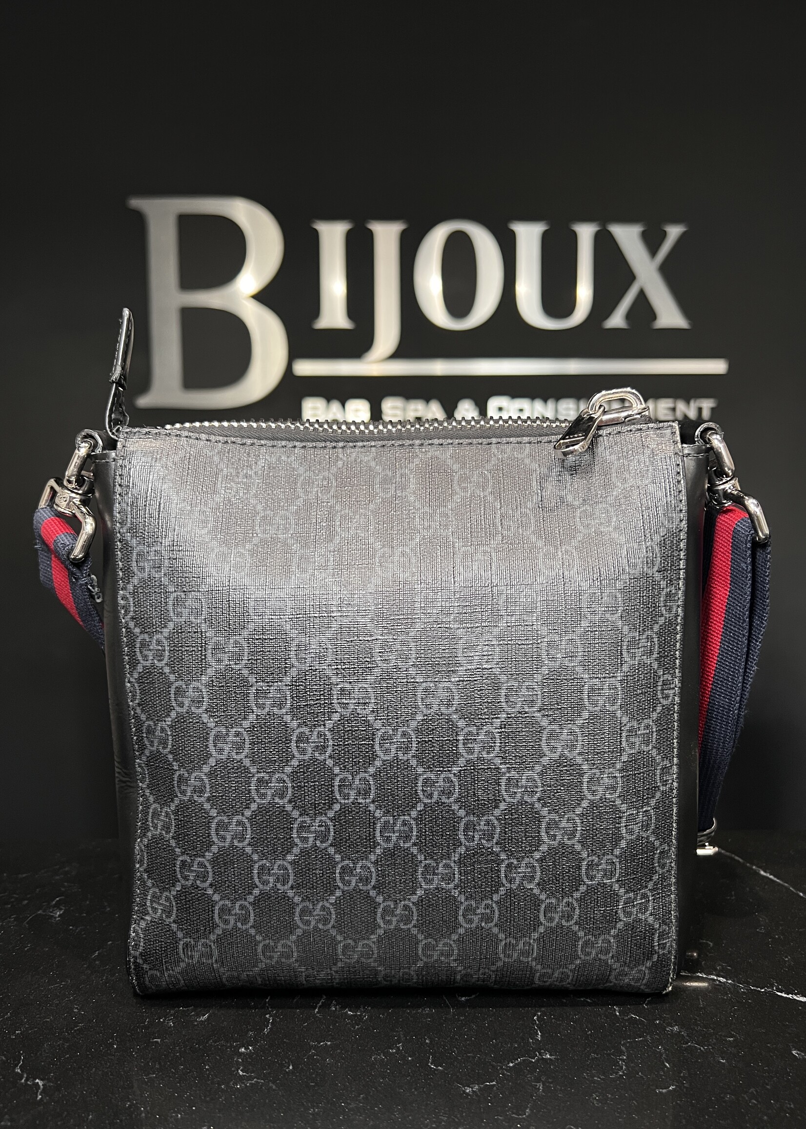 Gucci Gucci GG Supreme Small Messenger