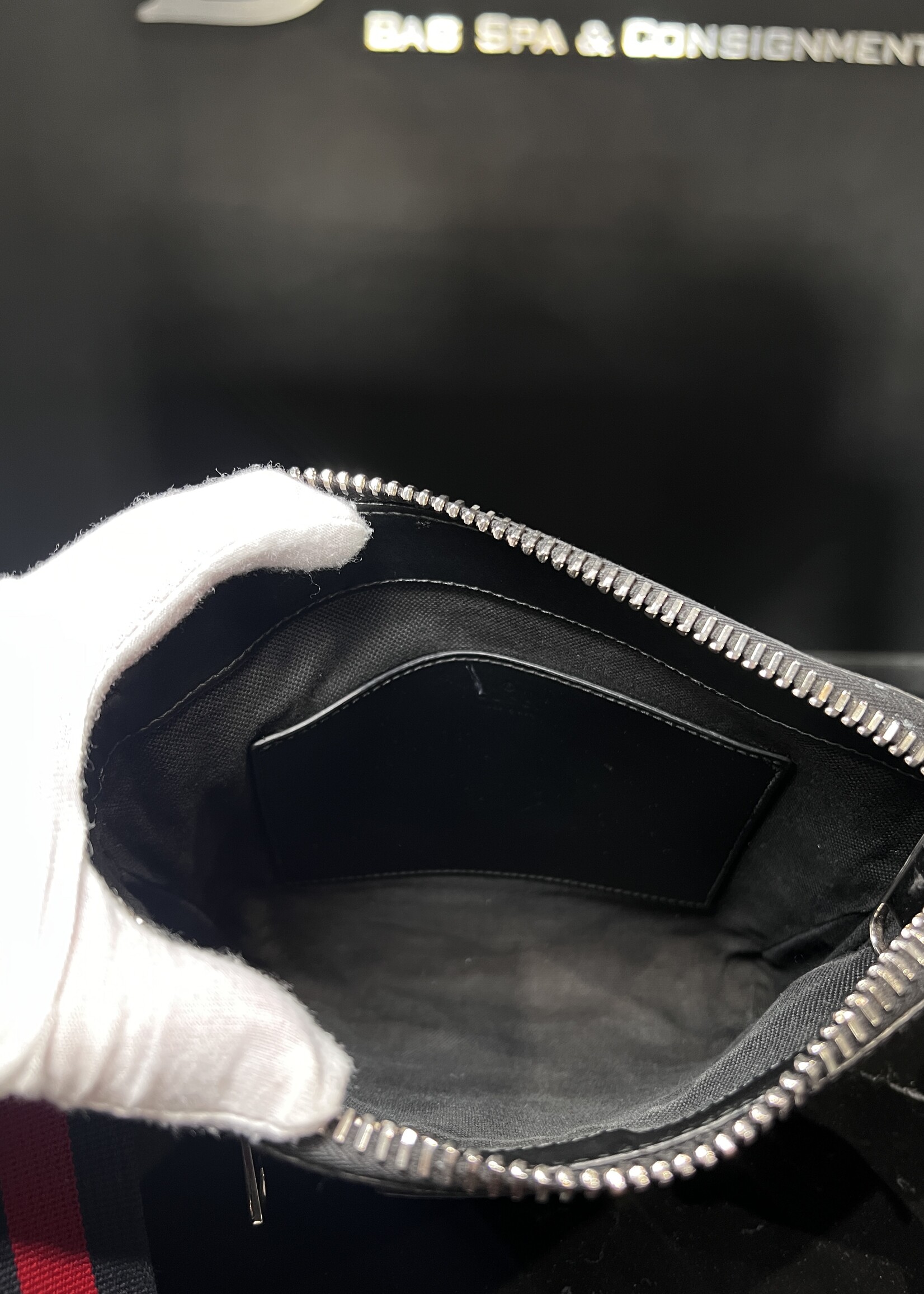 Gucci Gucci GG Supreme Small Messenger