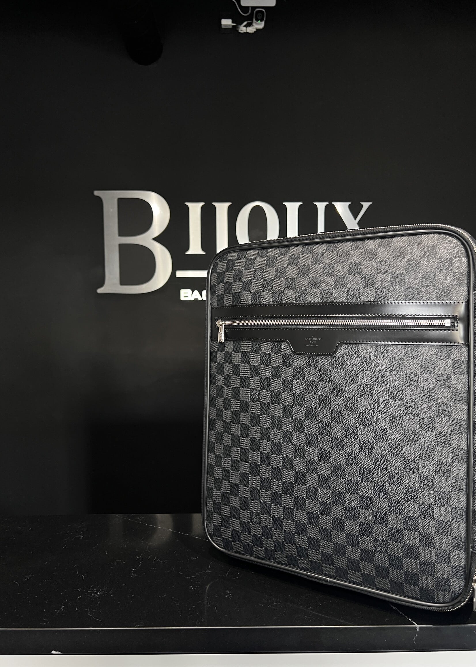 Louis Vuitton Louis Vuitton Damier Graphite Pegases 35 Roller