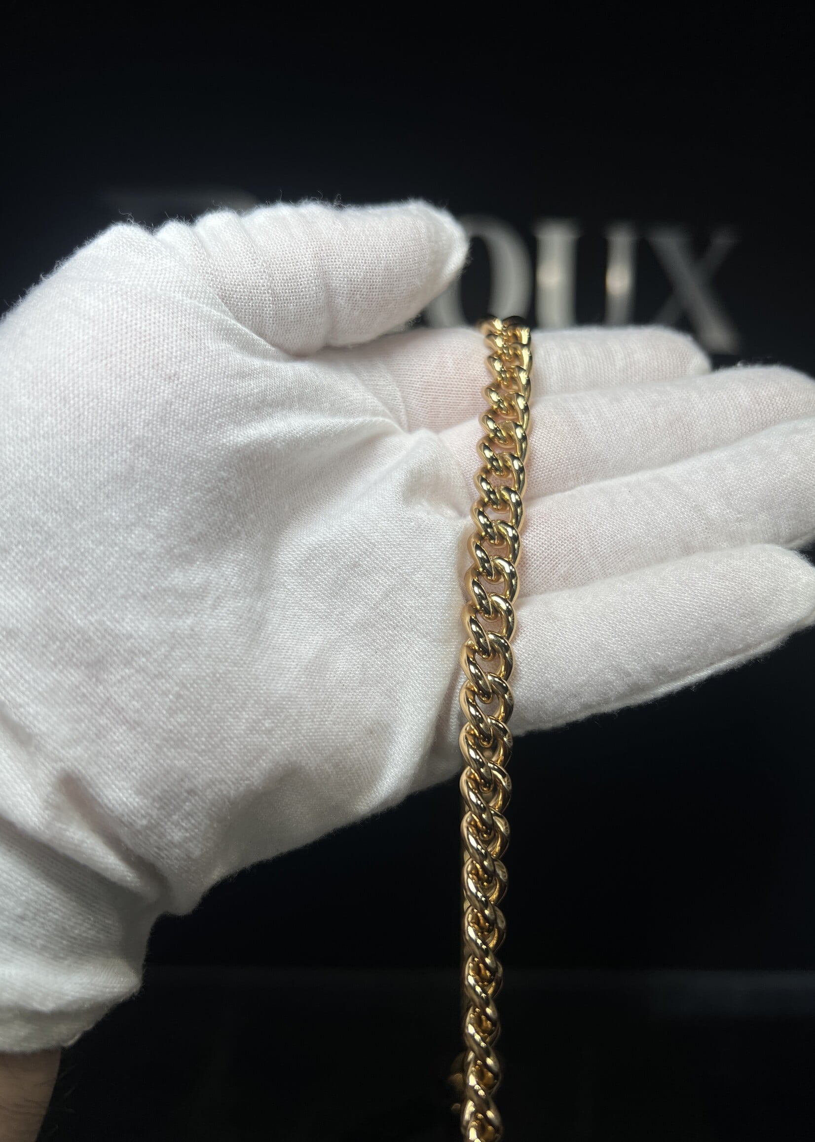 Gucci Gucci GG Signature Chain Wrist Wallet
