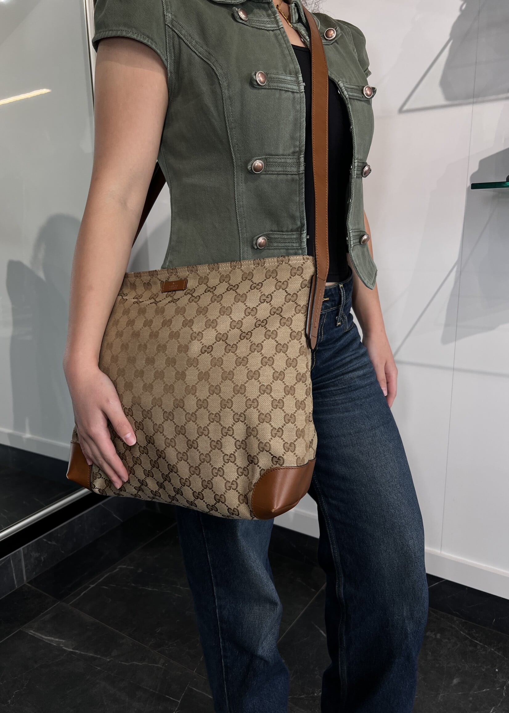 Gucci Gucci GG Canvas Web Sherry Line Messenger