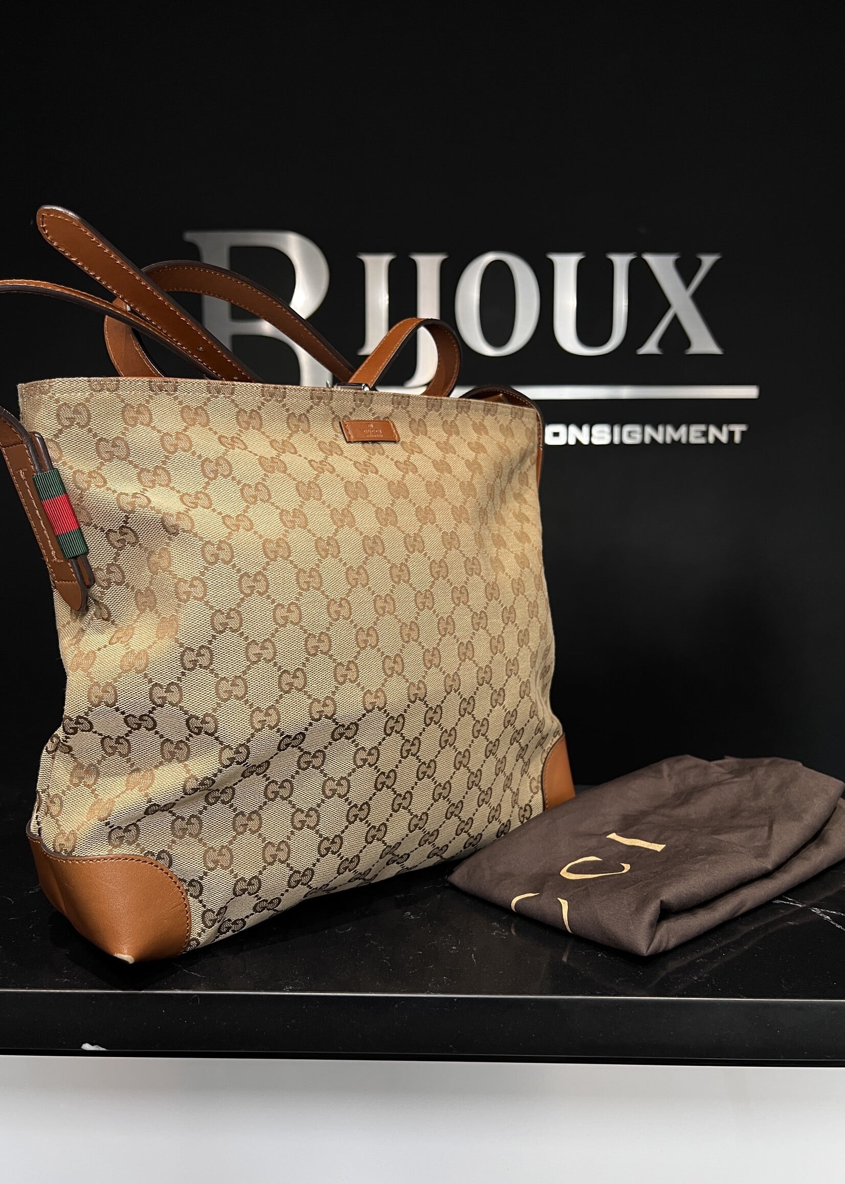Gucci Gucci GG Canvas Web Sherry Line Messenger