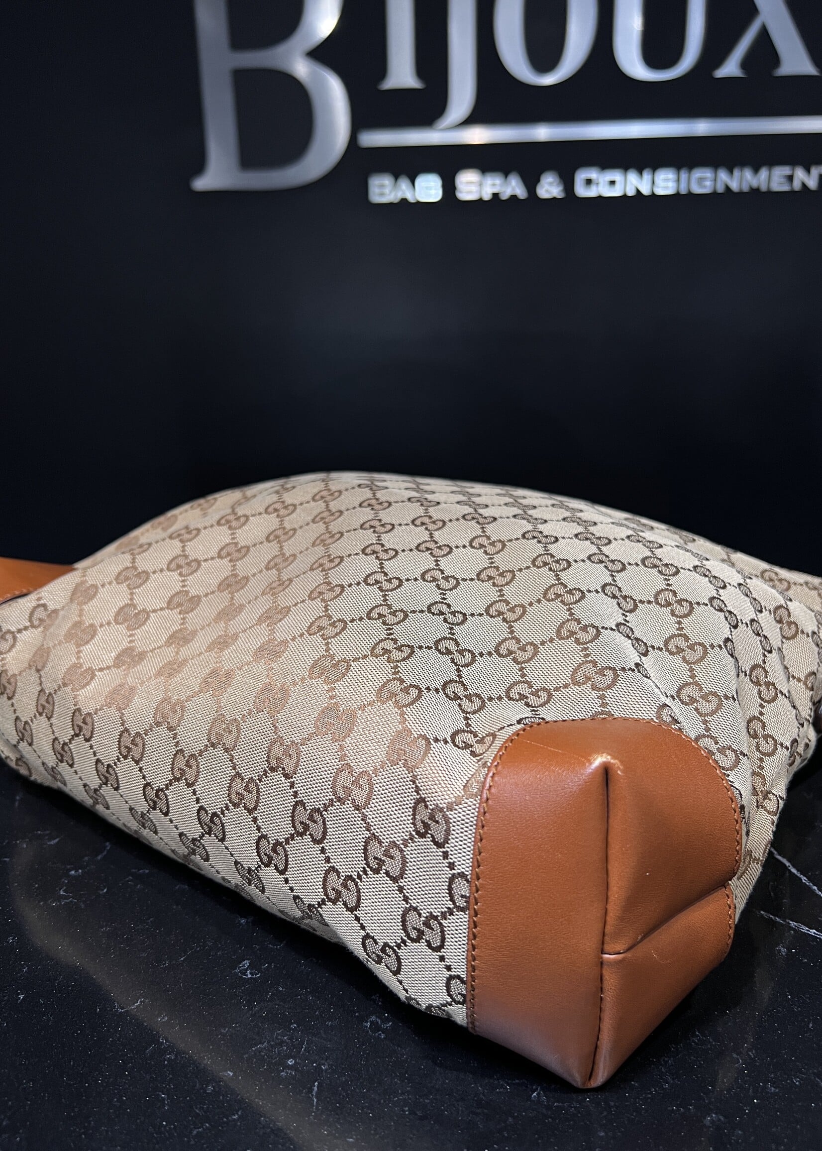 Gucci Gucci GG Canvas Web Sherry Line Messenger