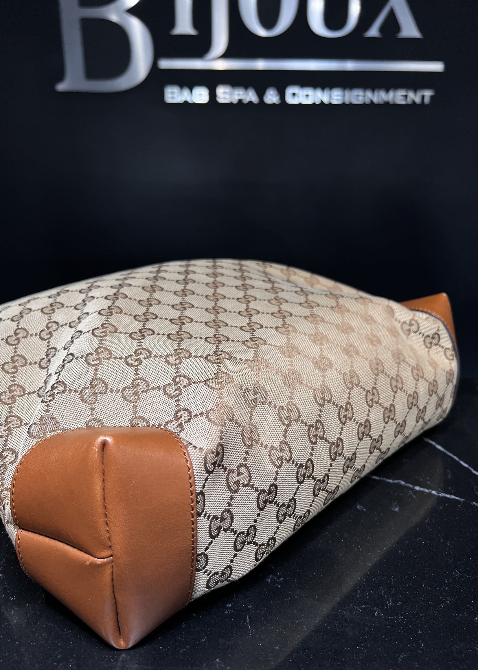 Gucci Gucci GG Canvas Web Sherry Line Messenger