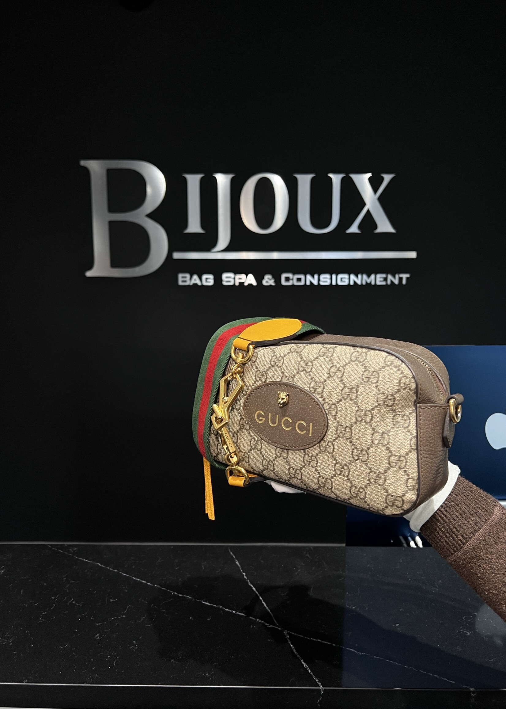 Gucci Gucci GG Supreme Tiger Camera Crossbody