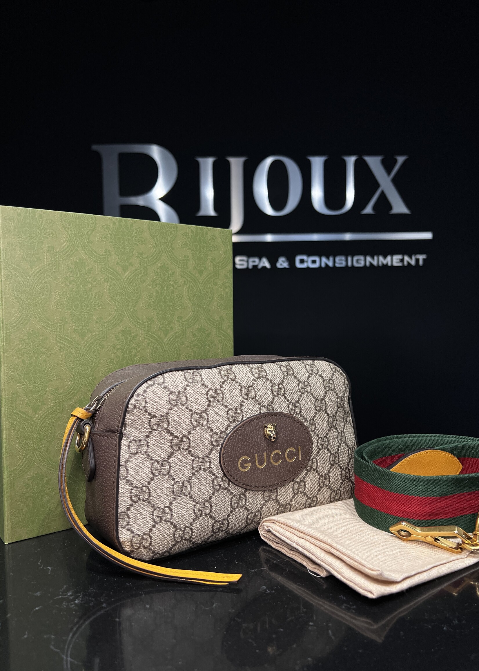 Gucci Gucci GG Supreme Tiger Camera Crossbody