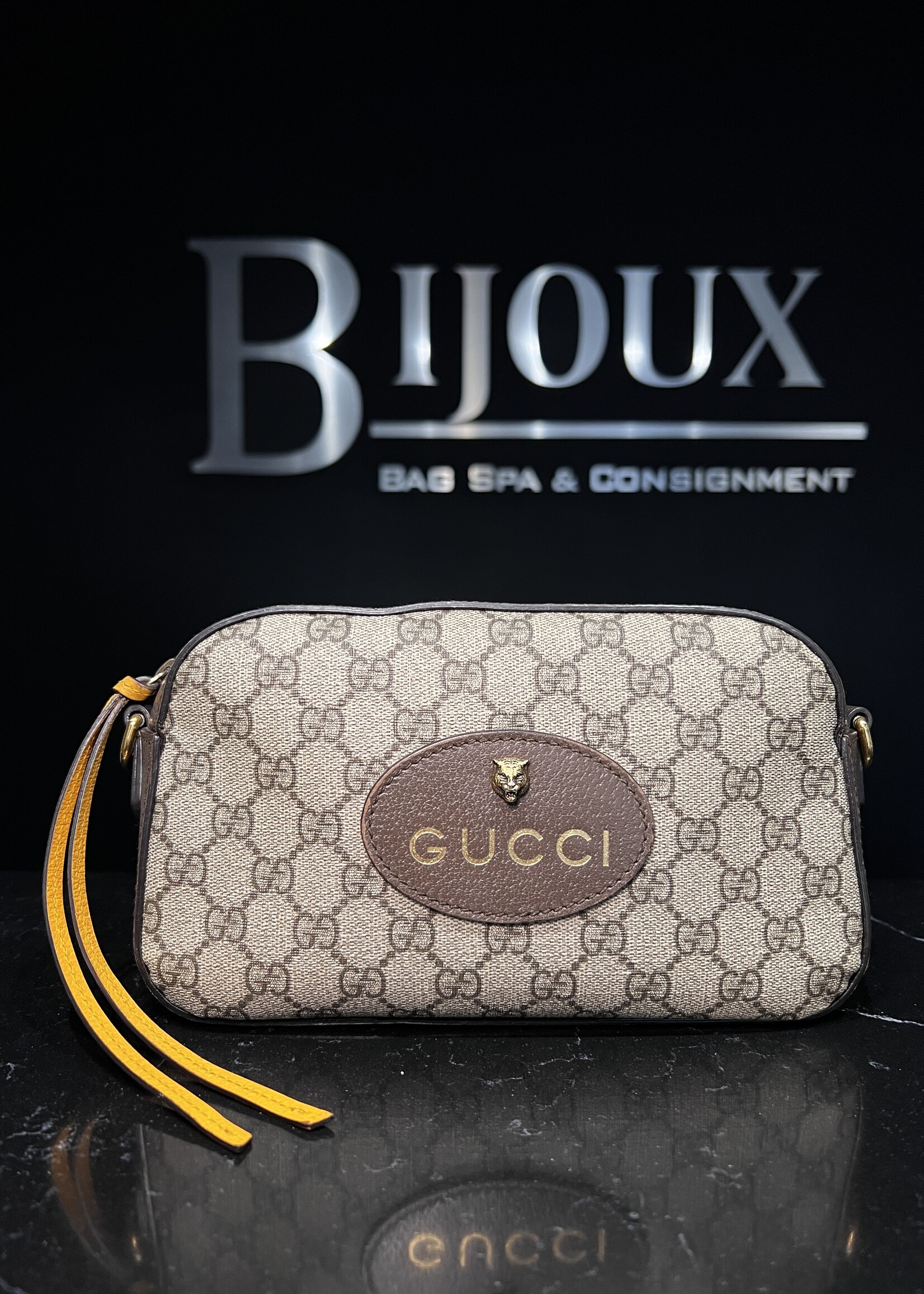 Gucci Gucci GG Supreme Tiger Camera Crossbody