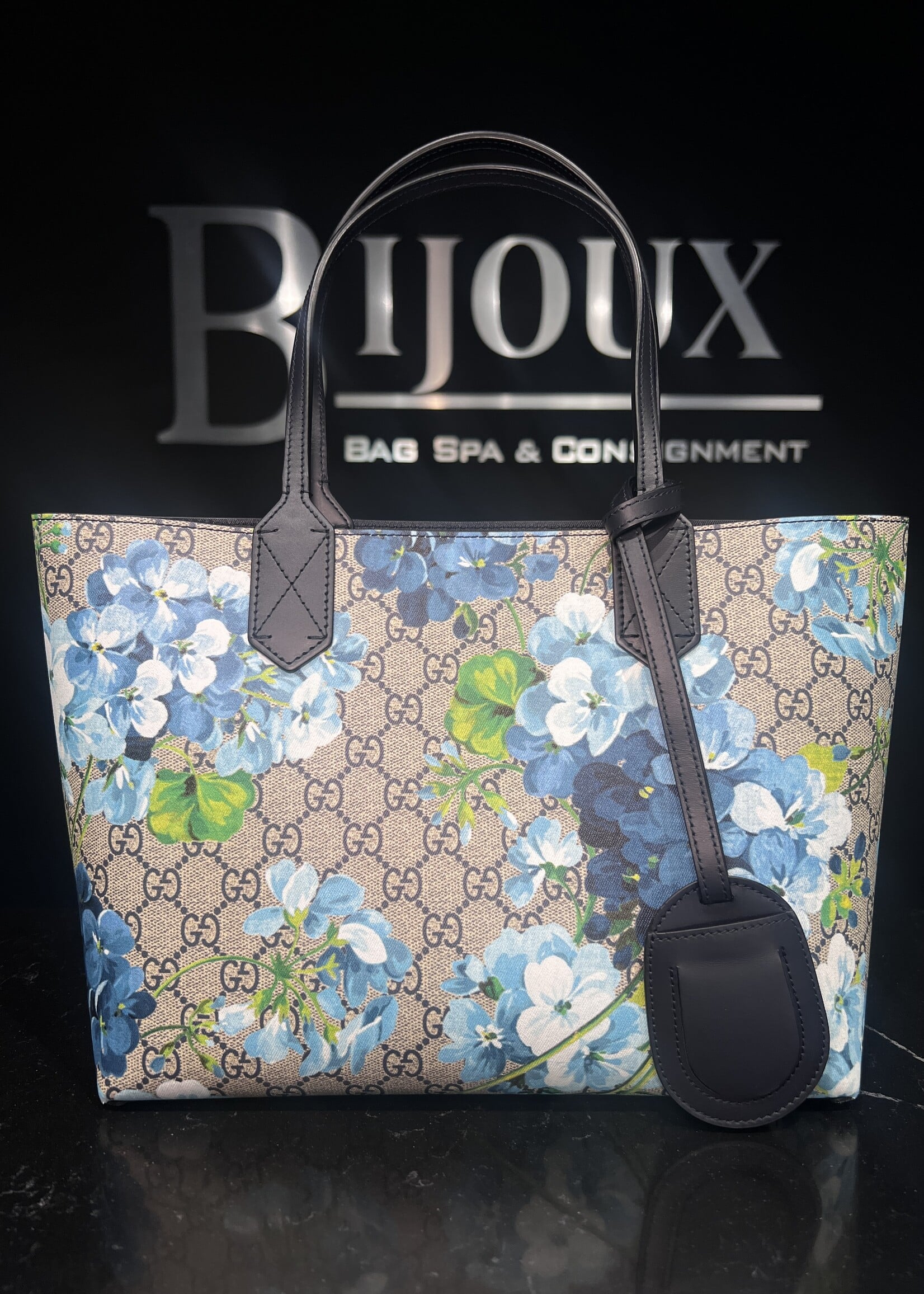 Gucci Gucci Reversible GG Supreme Blooms Small Tote