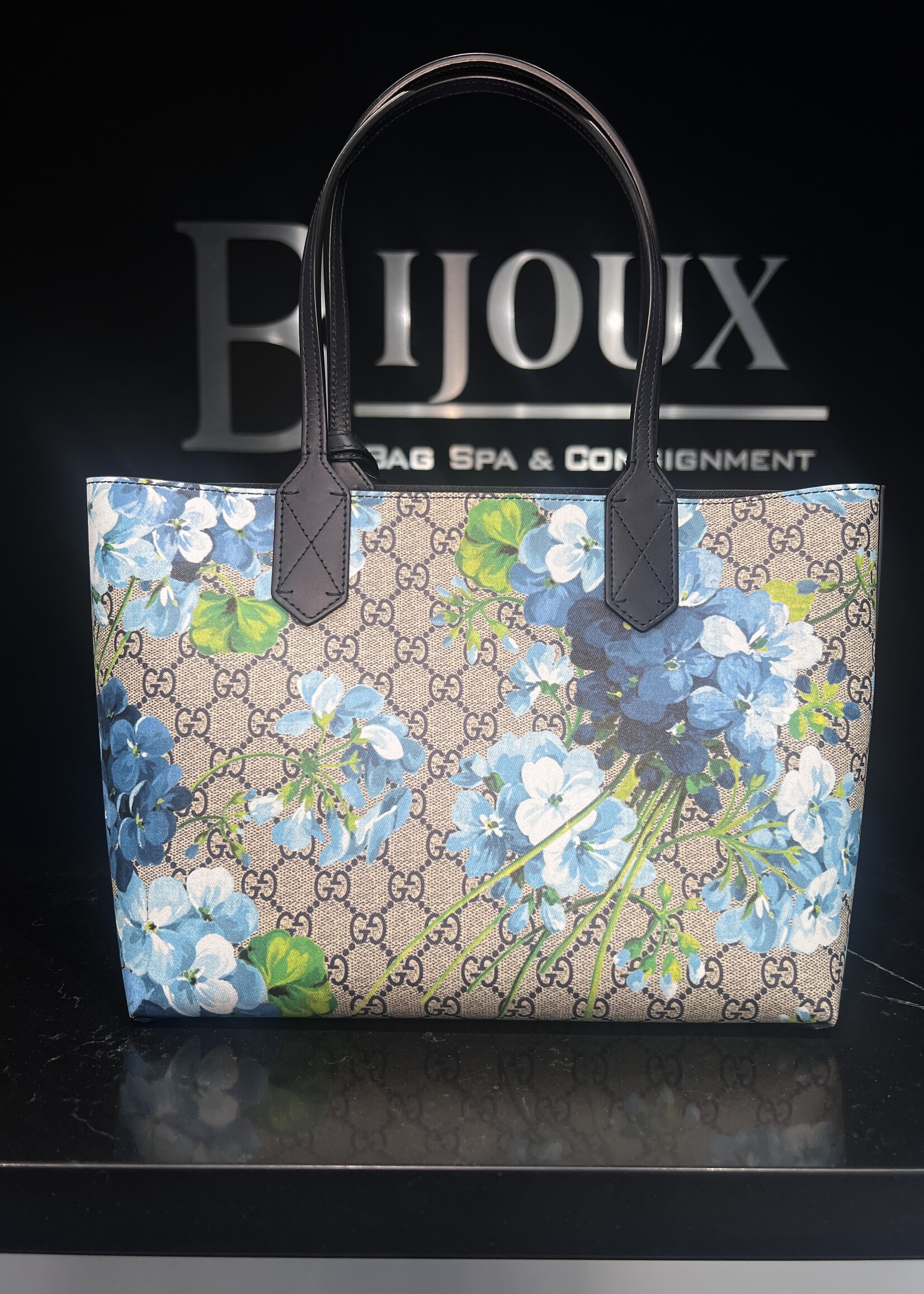 Gucci Gucci Reversible GG Supreme Blooms Small Tote
