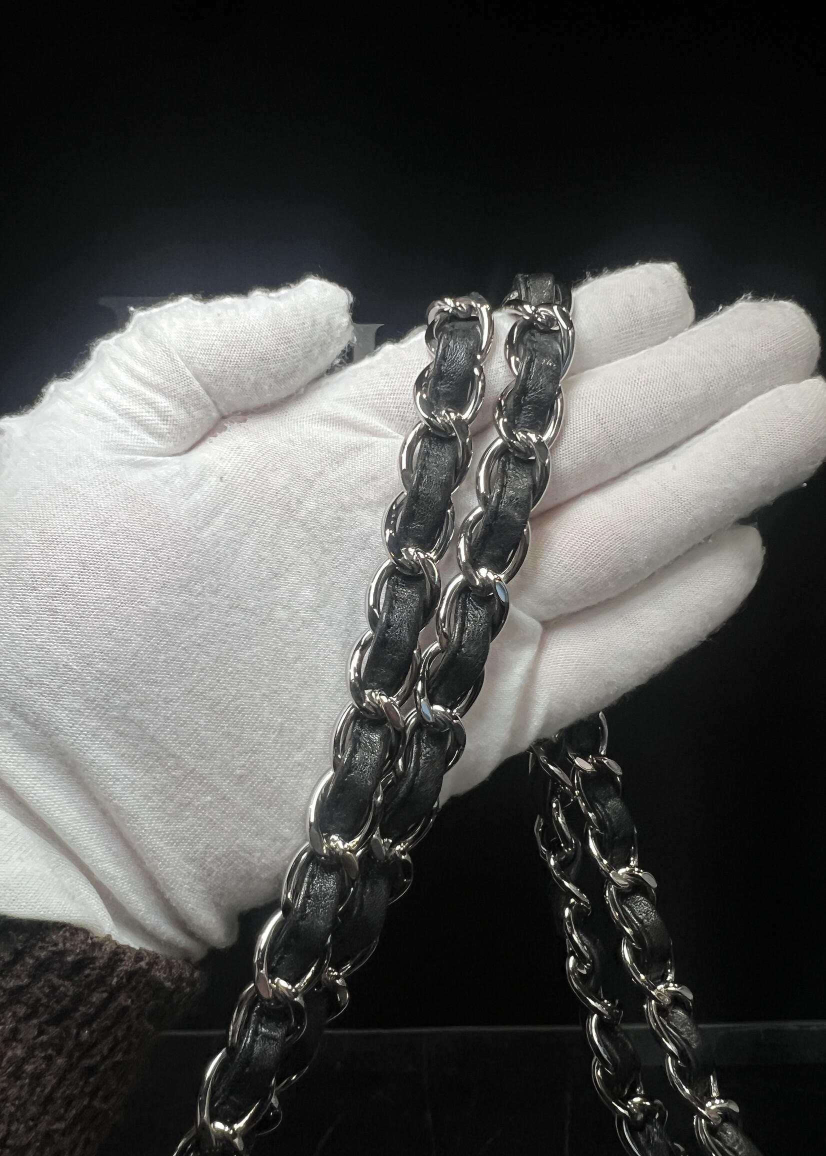 Chanel Chanel Reissue 21 Maxi