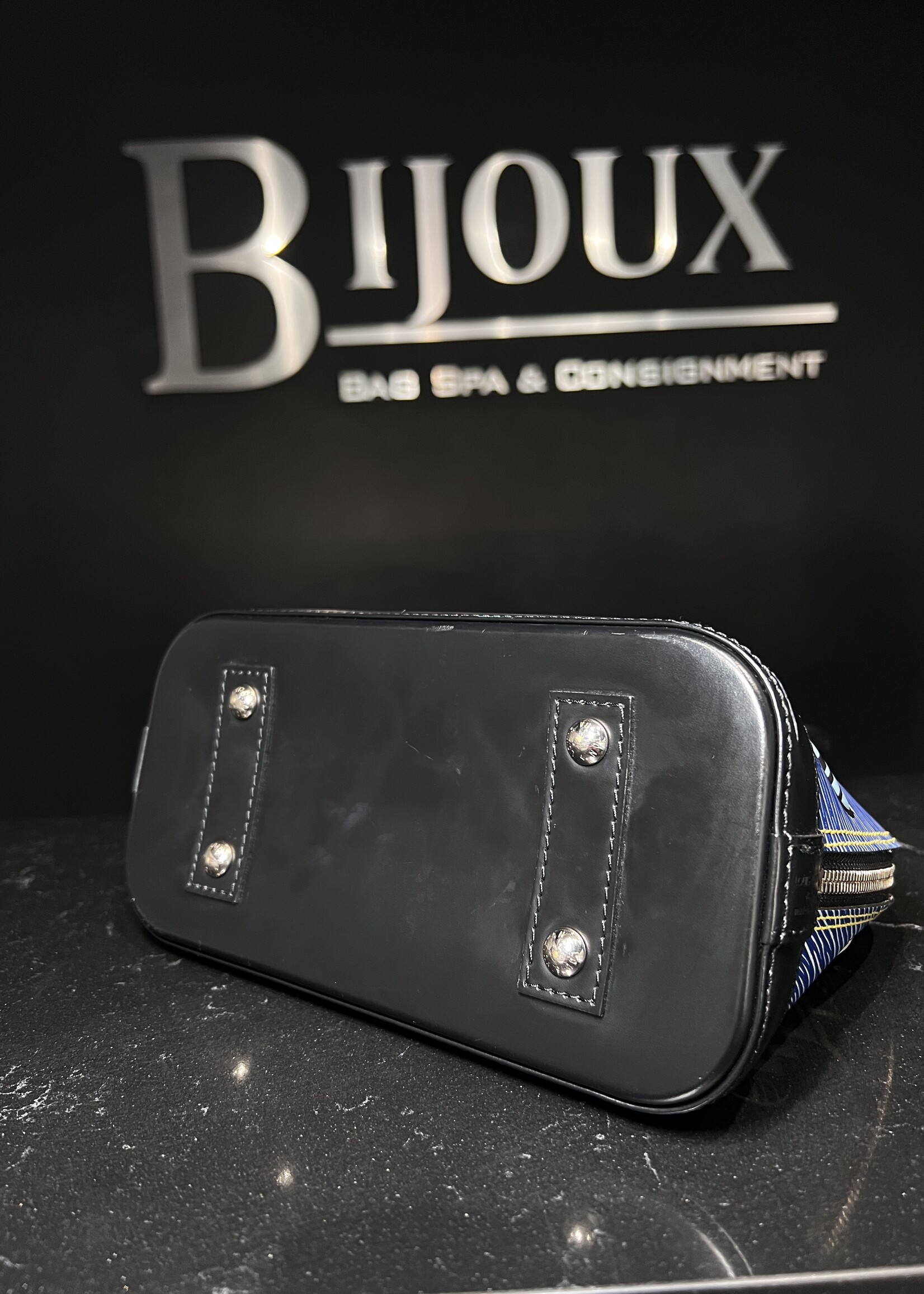 Louis Vuitton Louis Vuitton Epi Aztèque Alma BB