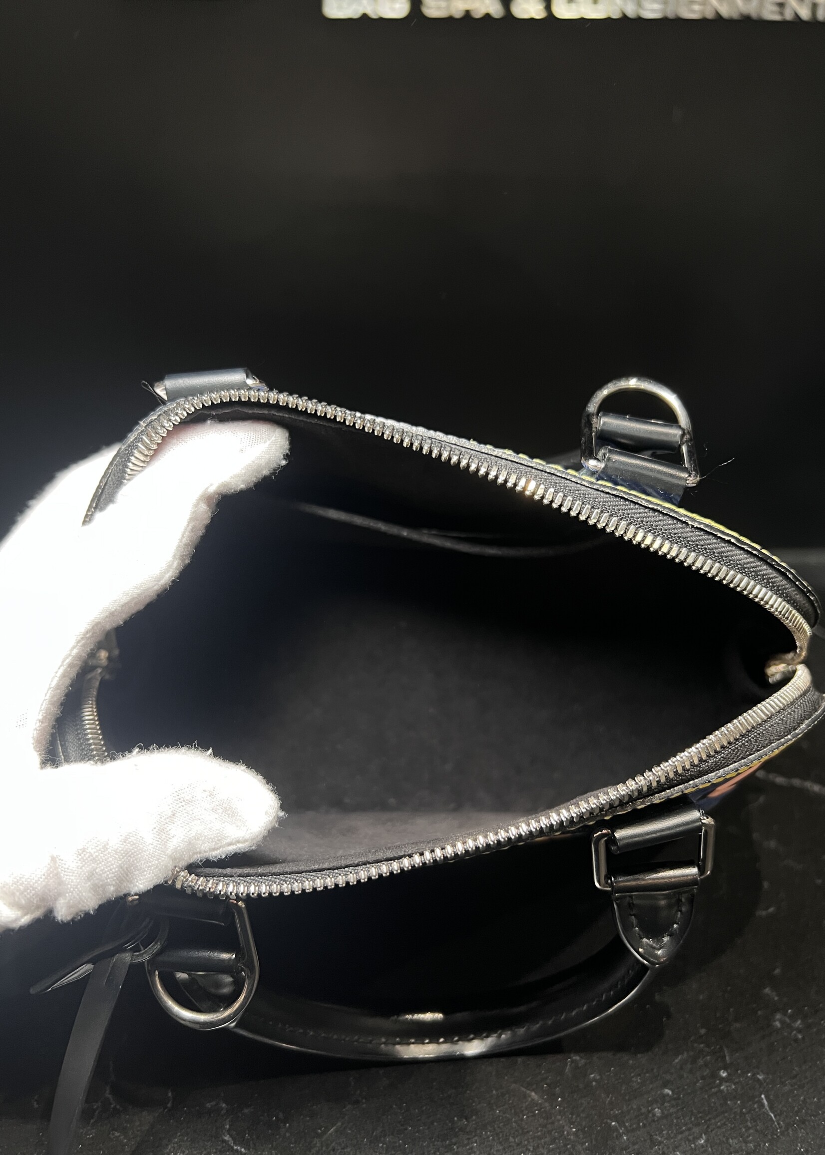 Louis Vuitton Louis Vuitton Epi Aztèque Alma BB