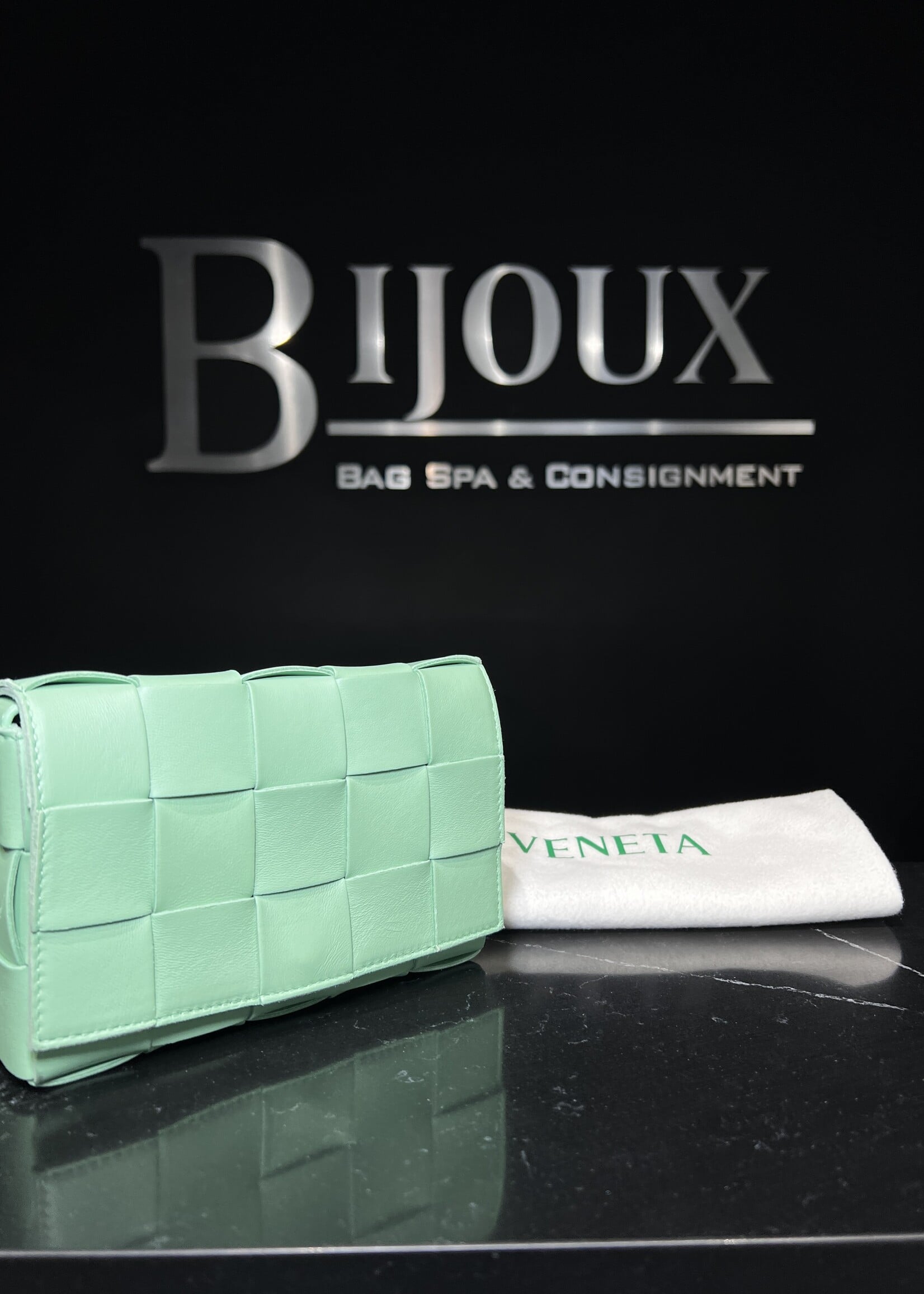 Bottega Veneta Bottega Veneta Mini Intrecciato Cassette Crossbody