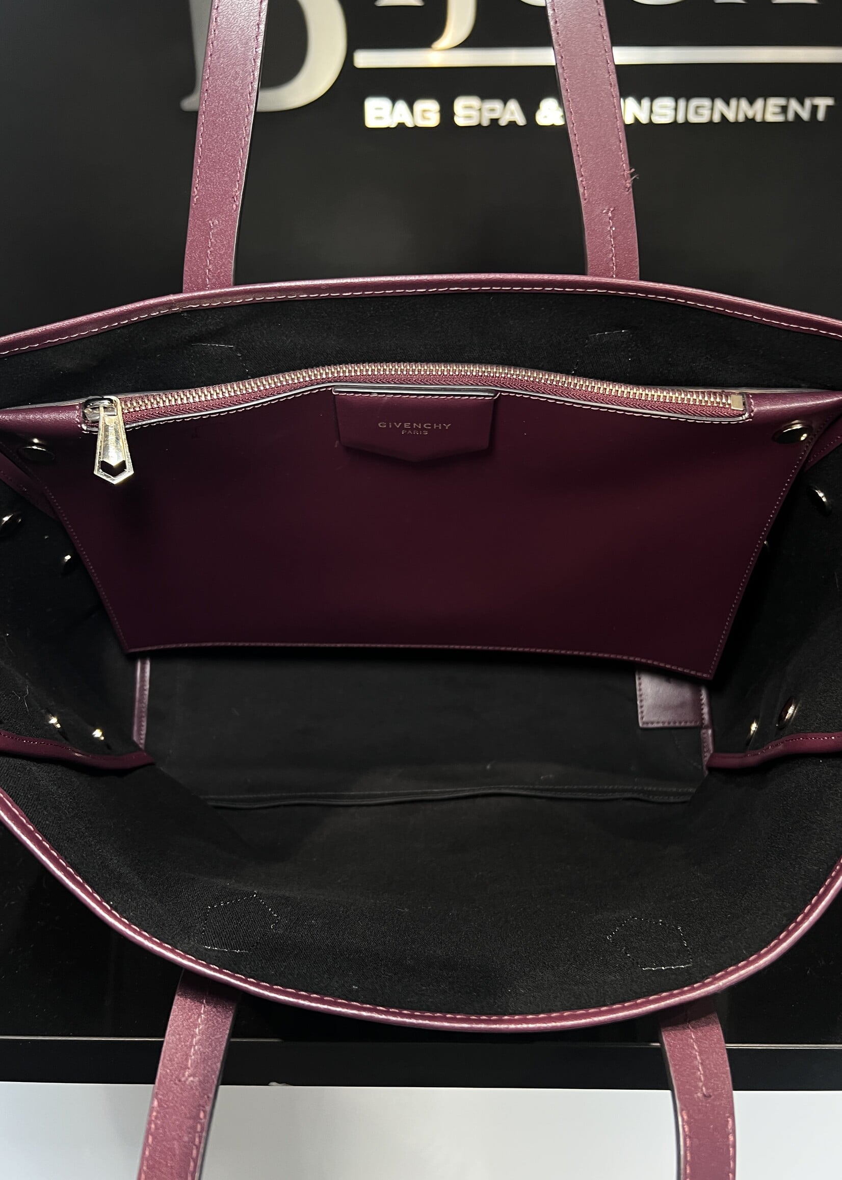 Givenchy Givenchy Medium Bond Shopper Tote