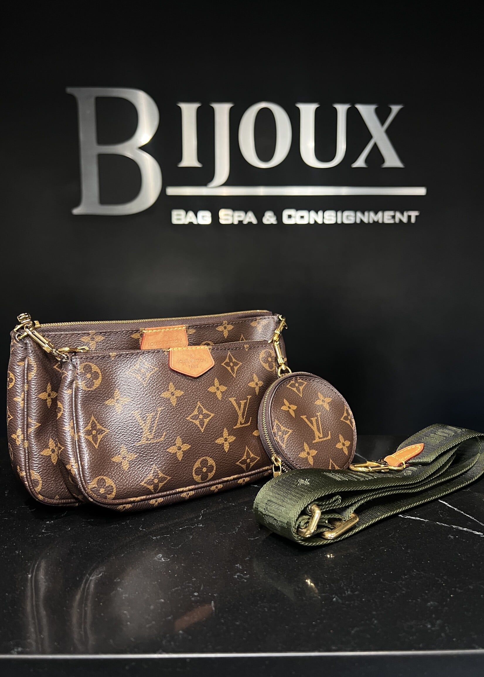 Louis Vuitton Louis Vuitton Monogram Multi Pochette