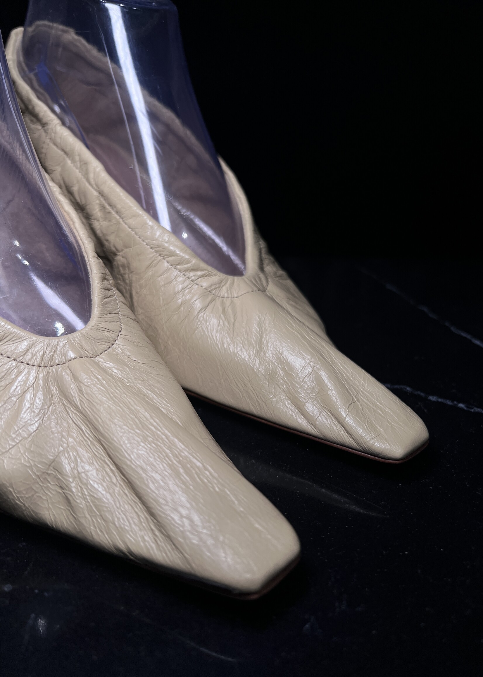 Bottega Veneta Bottega Veneta Beige Crinkled Leather ‘Almond’ Heels -38