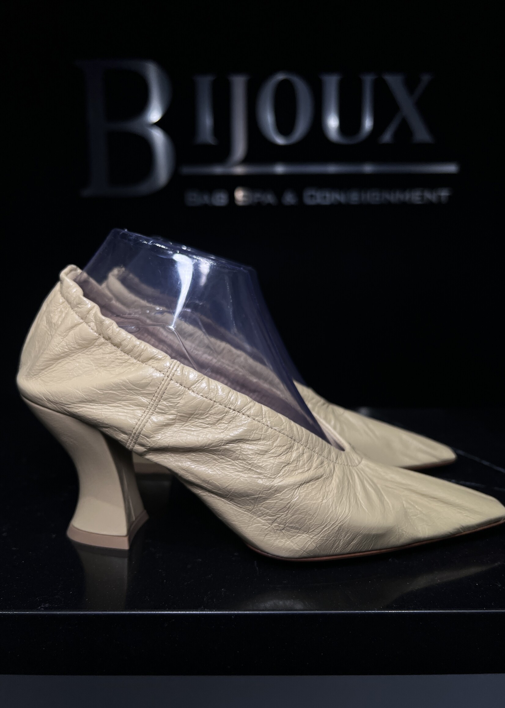 Bottega Veneta Bottega Veneta Beige Crinkled Leather ‘Almond’ Heels -38