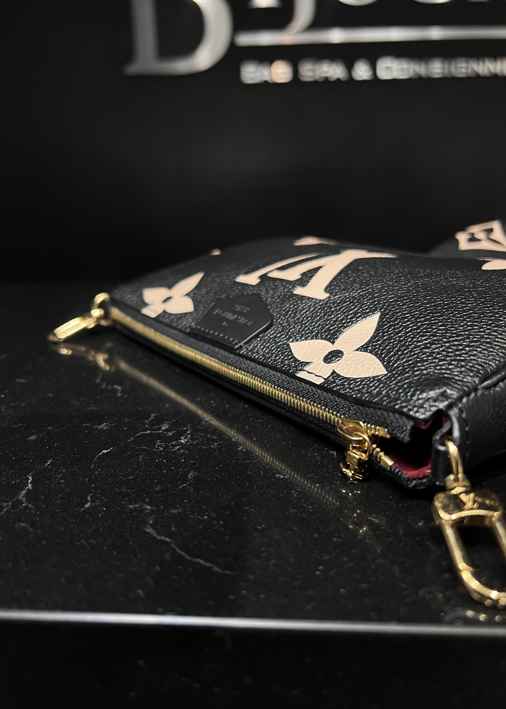 Louis Vuitton Louis Vuitton Empreinte Multi Pochette