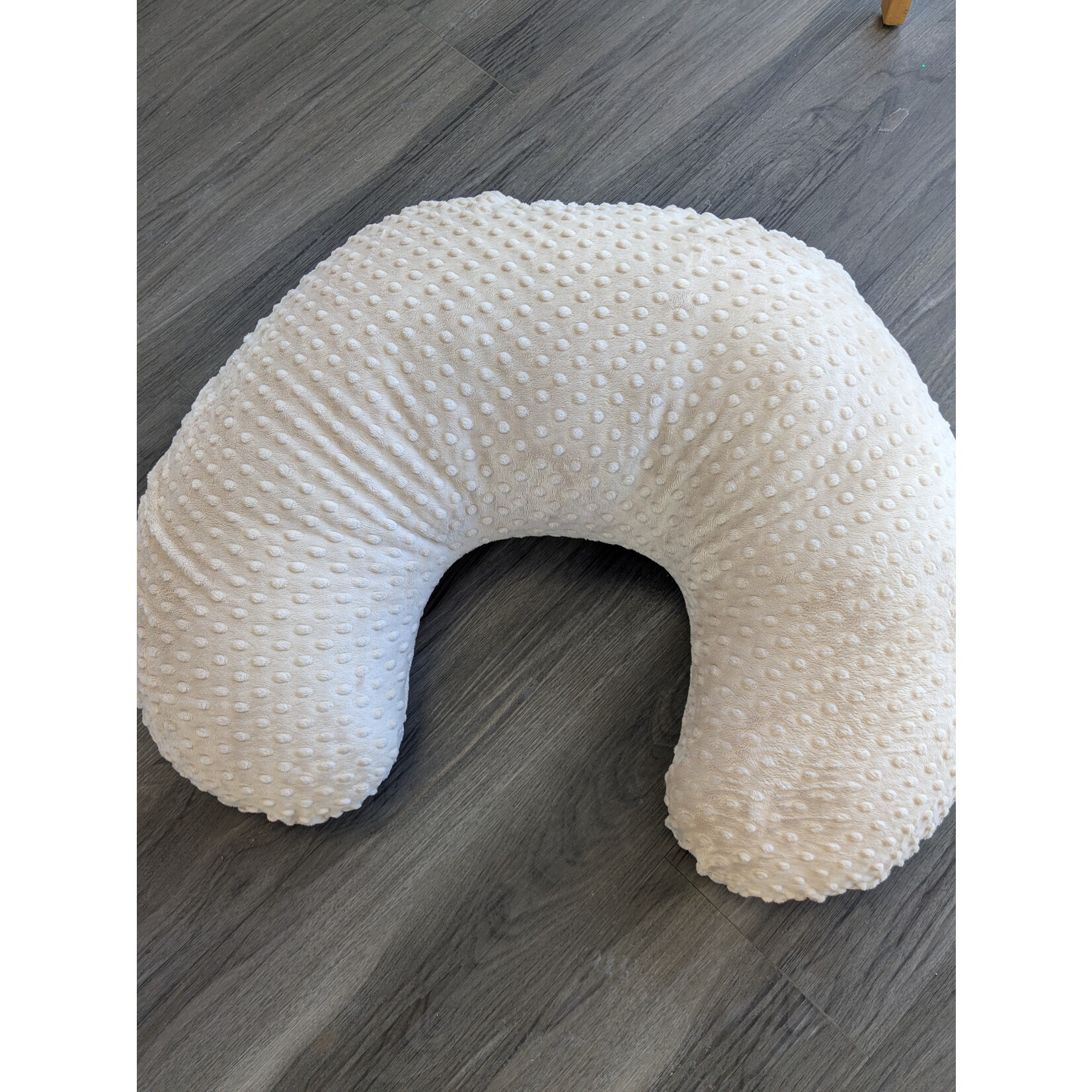 NEW BEGINNINGS NEW BEGINNINGS BREAST FEEDING PILLOW