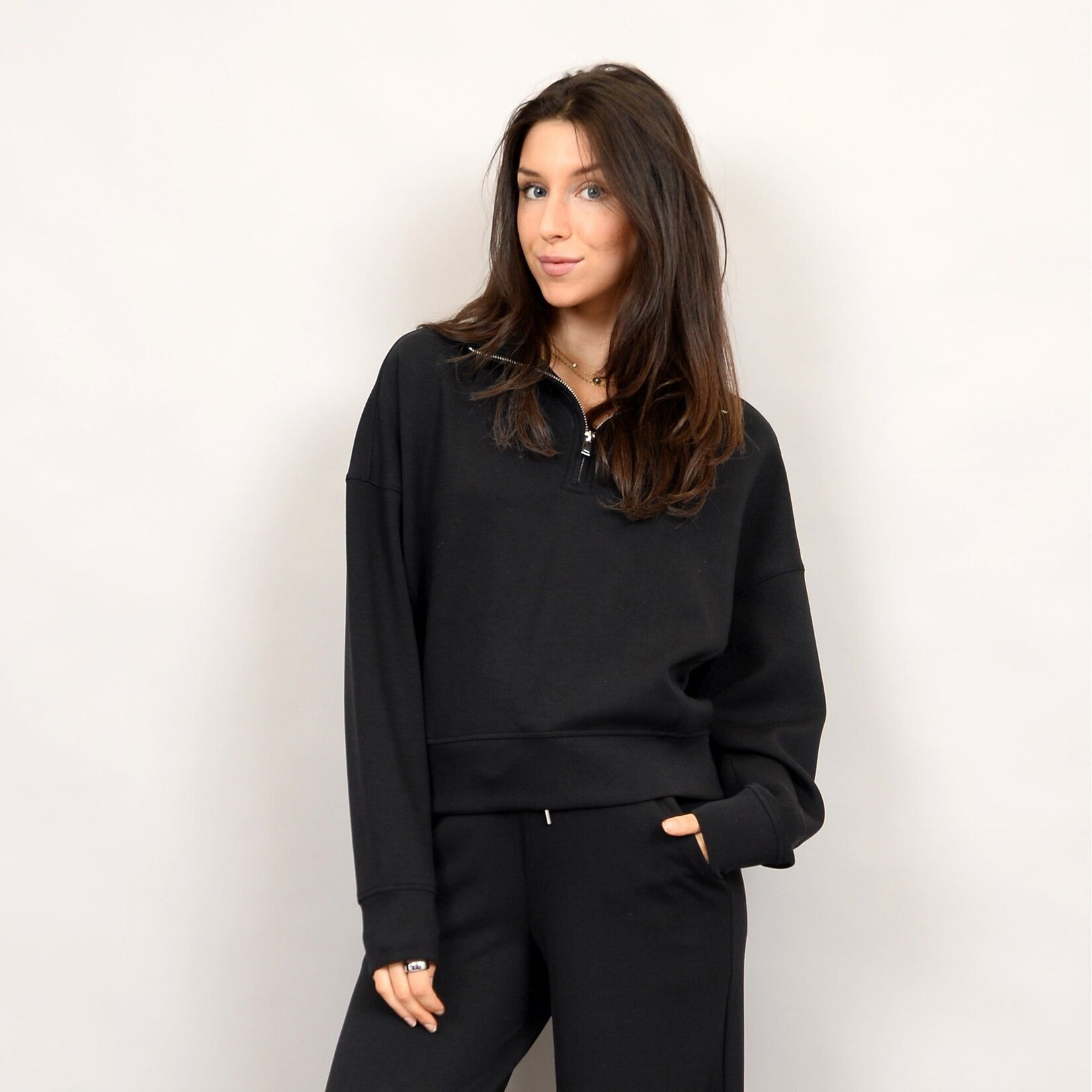 RD STYLE UNBOUTIQUED HALF & HALF PULLOVER BLACK