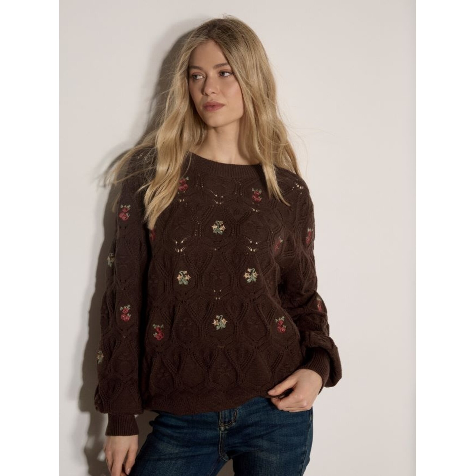 APRICOT UNBOUTIQUED BROWER BROWN FLOWER