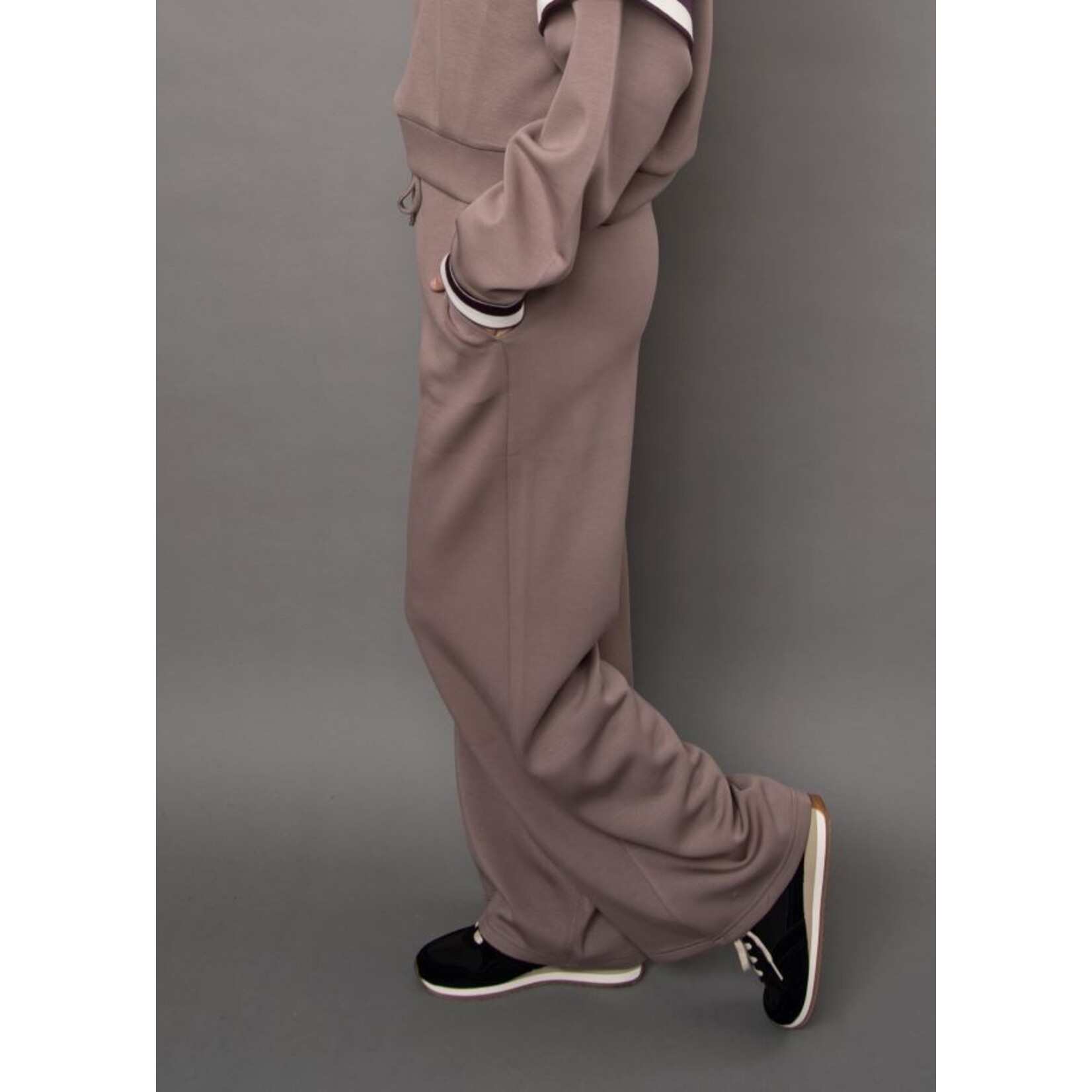 RD STYLE UNBOUTIQUED BAND TOGETHER SOFT KNIT PANT