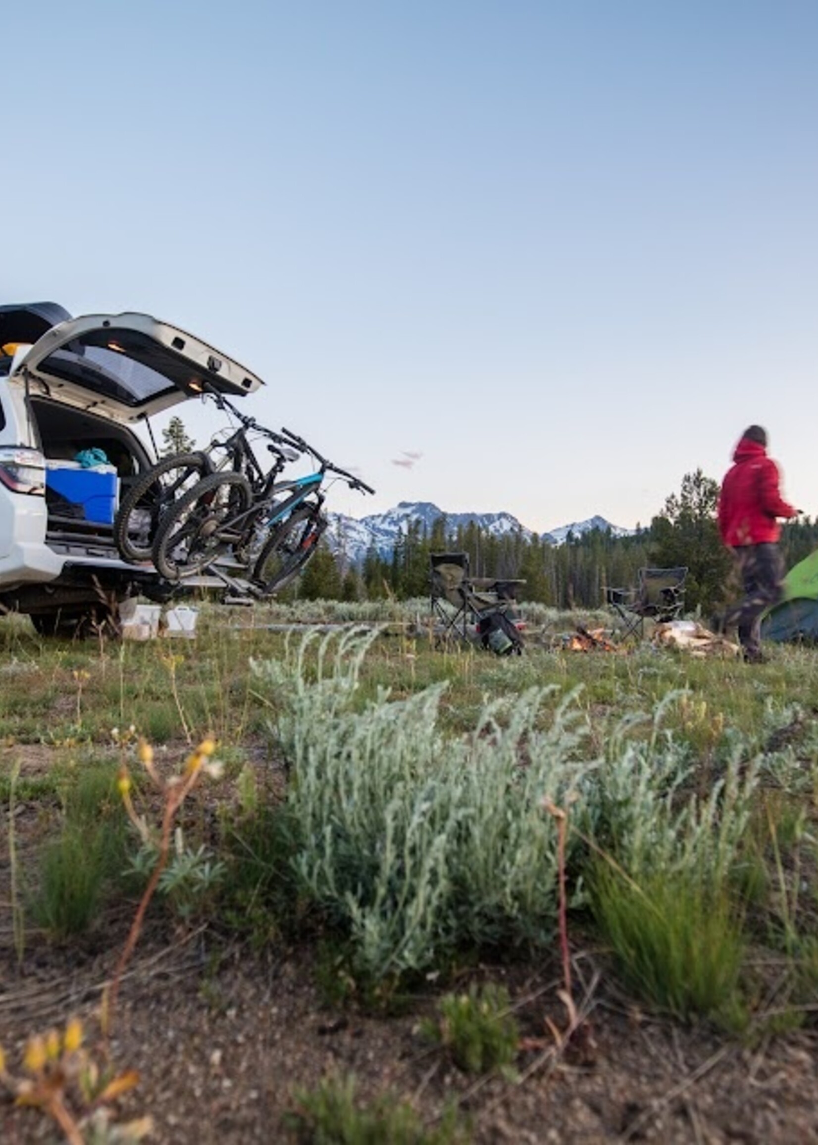 Kuat Kuat NV 2.0 Hitch Bike Rack - 2-Bike 2 Receiver Metallic Black/Chrome