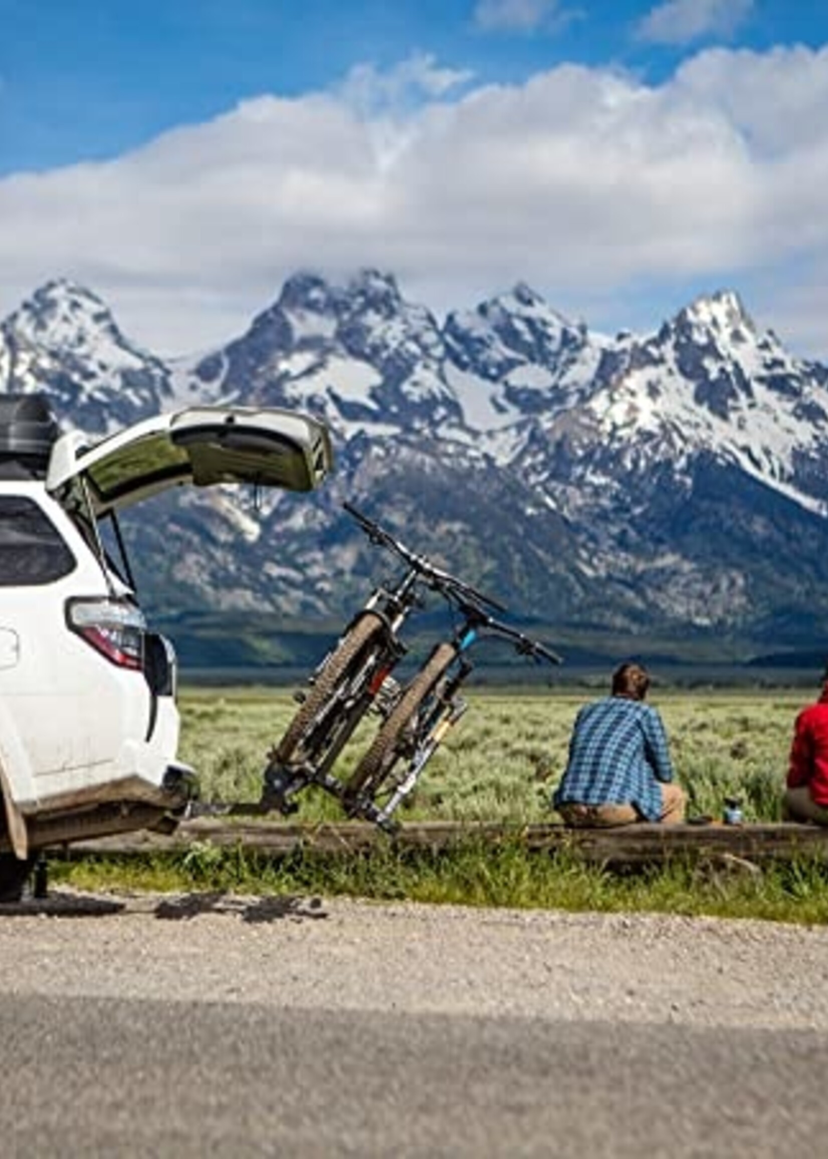 Kuat Kuat NV 2.0 Hitch Bike Rack - 2-Bike 1-1/4 Receiver Metallic Gray/Orange