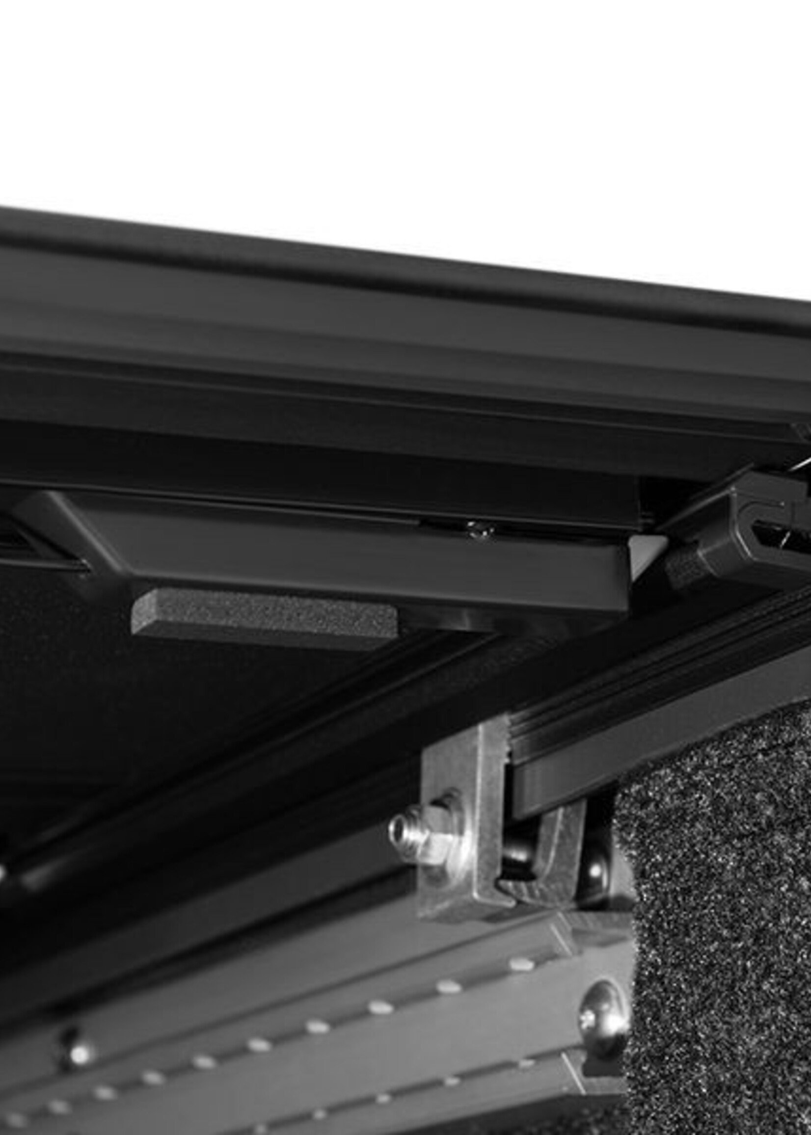 BAK 05-21 Nissan Frontier 5ft Bed