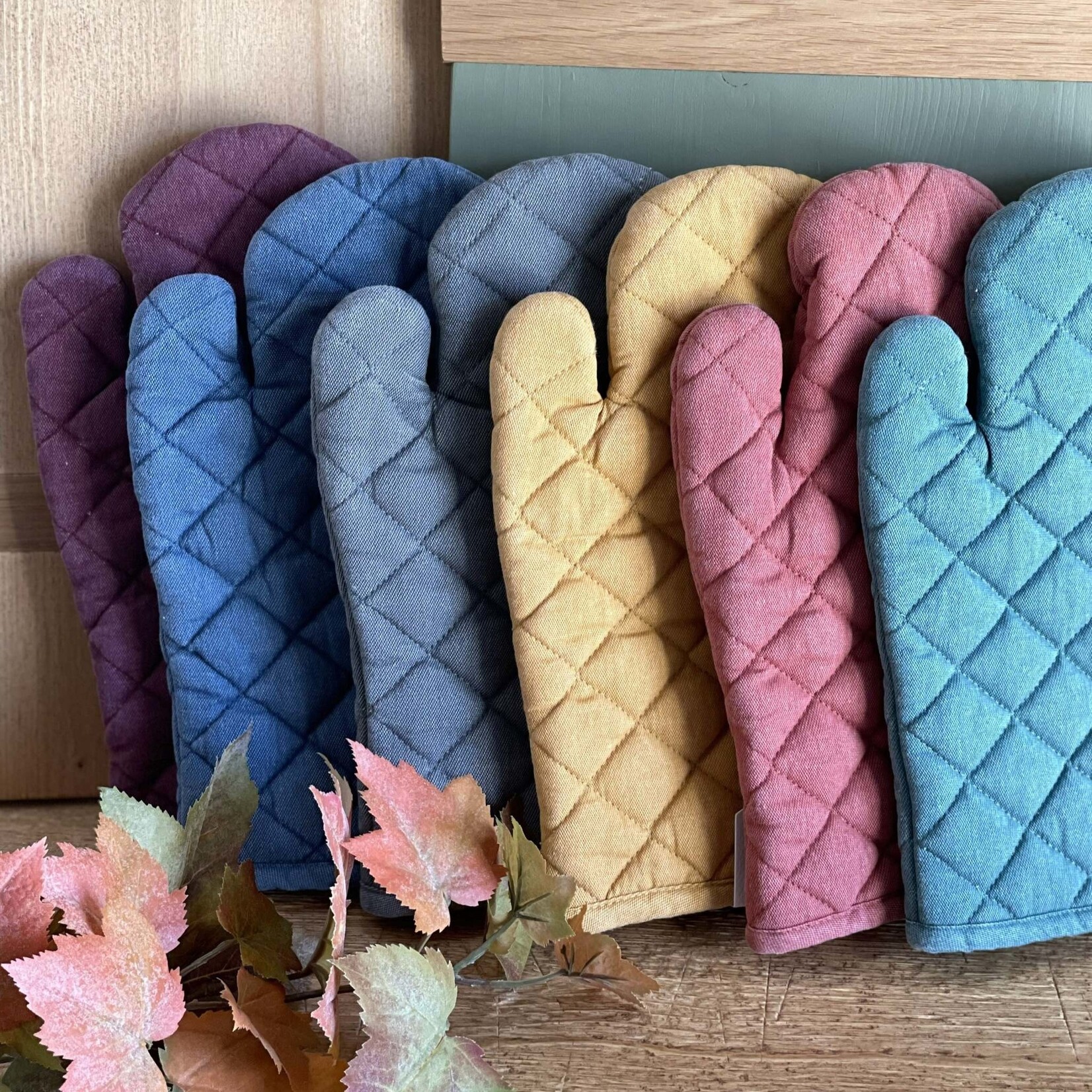 Now Designs Stonewash Heirloom Oven Mitt / Midnight